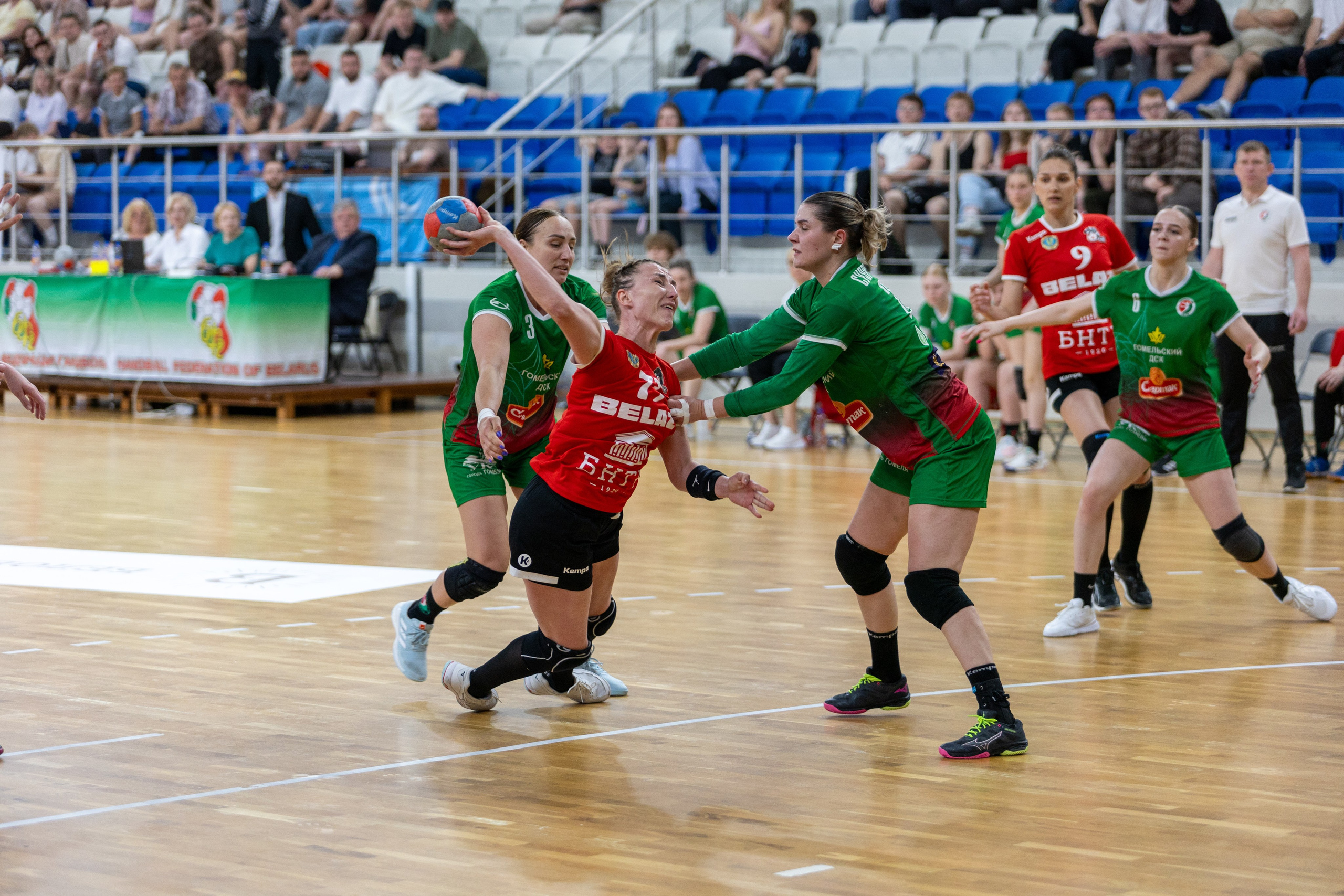 Гандбол. Финал. БНТУ — Гомель. 25.05.2024. Профессиональный интерьерный и репортажный фотограф Минск и РБ. Максим Орлов