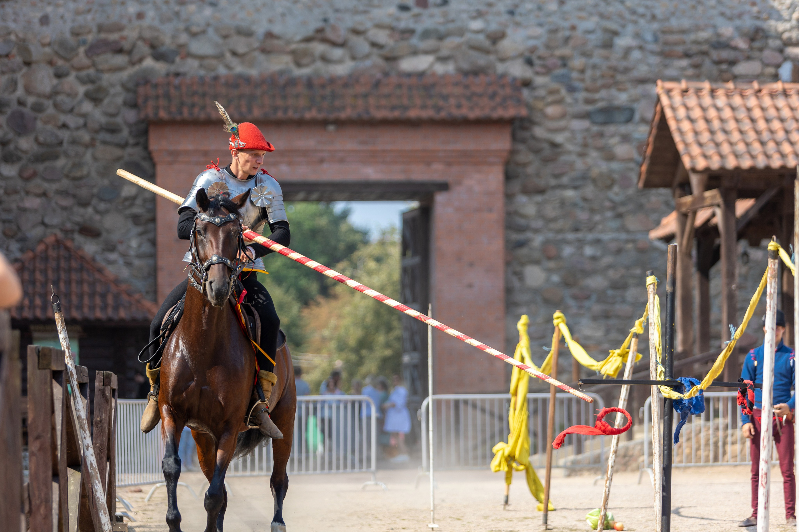 Выступление «Золотой шпоры» на празднике города Лиды. Профессиональный интерьерный и репортажный фотограф Минск и РБ. Максим Орлов