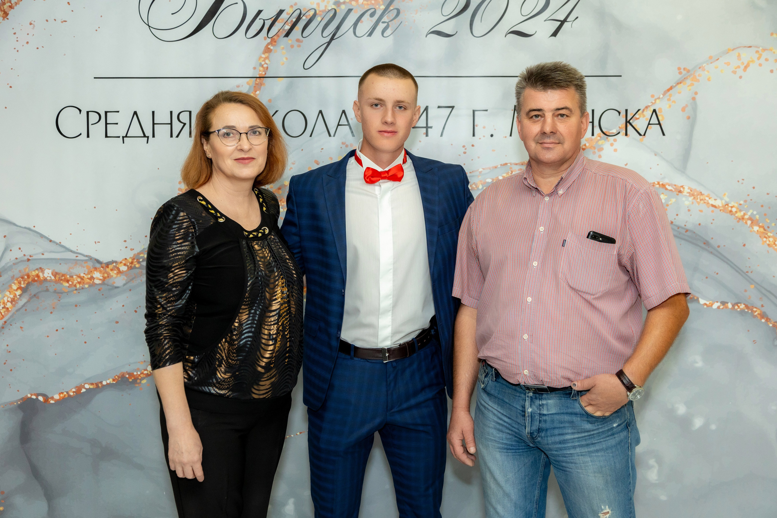 Вручение дипломов. 47 школа. Профессиональный интерьерный и репортажный фотограф Минск и РБ. Максим Орлов