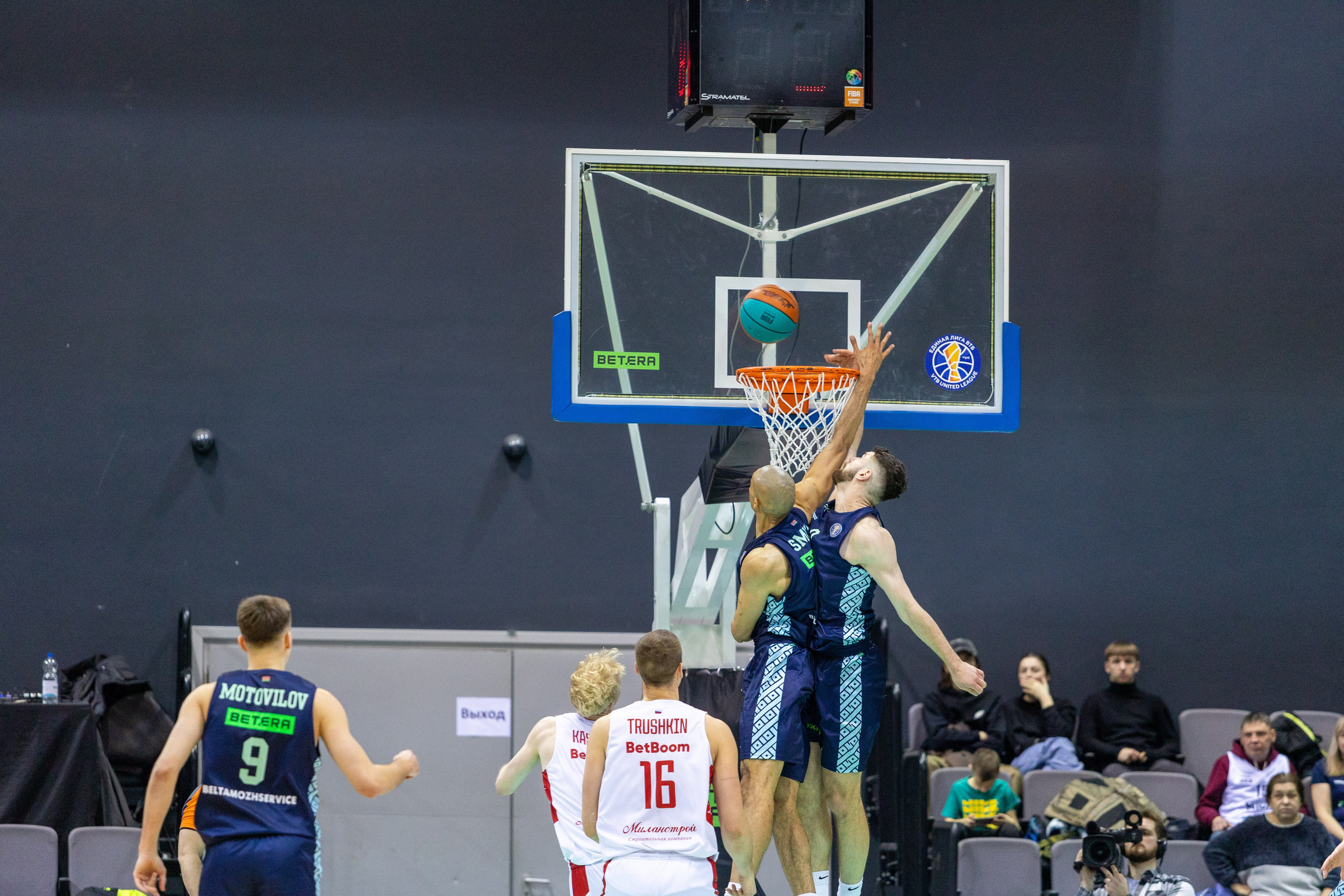 Баскетбол. Минск — MBA. 09.03.2024. Профессиональный интерьерный и репортажный фотограф Минск и РБ. Максим Орлов