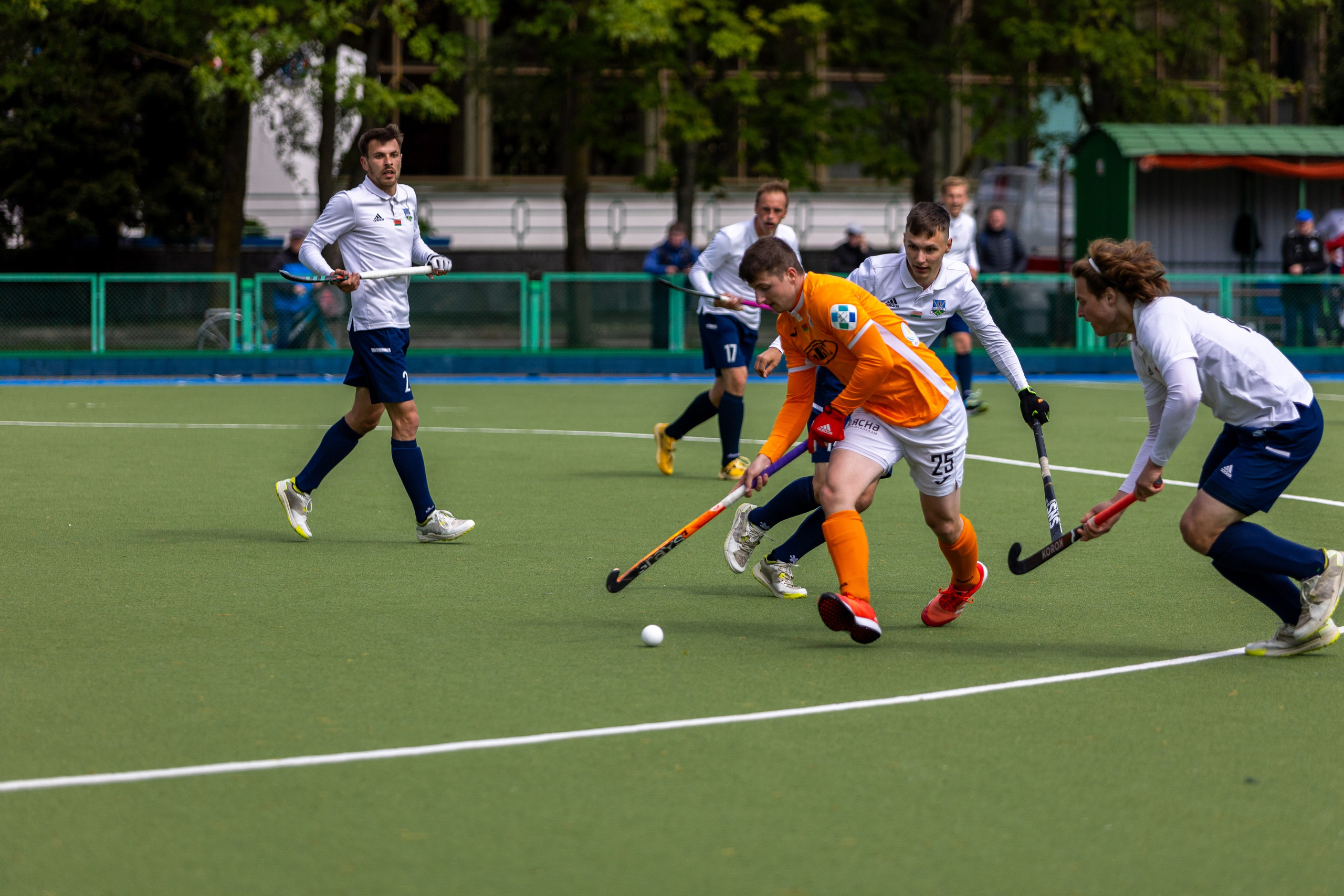 Хоккей на траве. ХК Минск — СК Строитель 11.05.2024. Профессиональный интерьерный и репортажный фотограф Минск и РБ. Максим Орлов