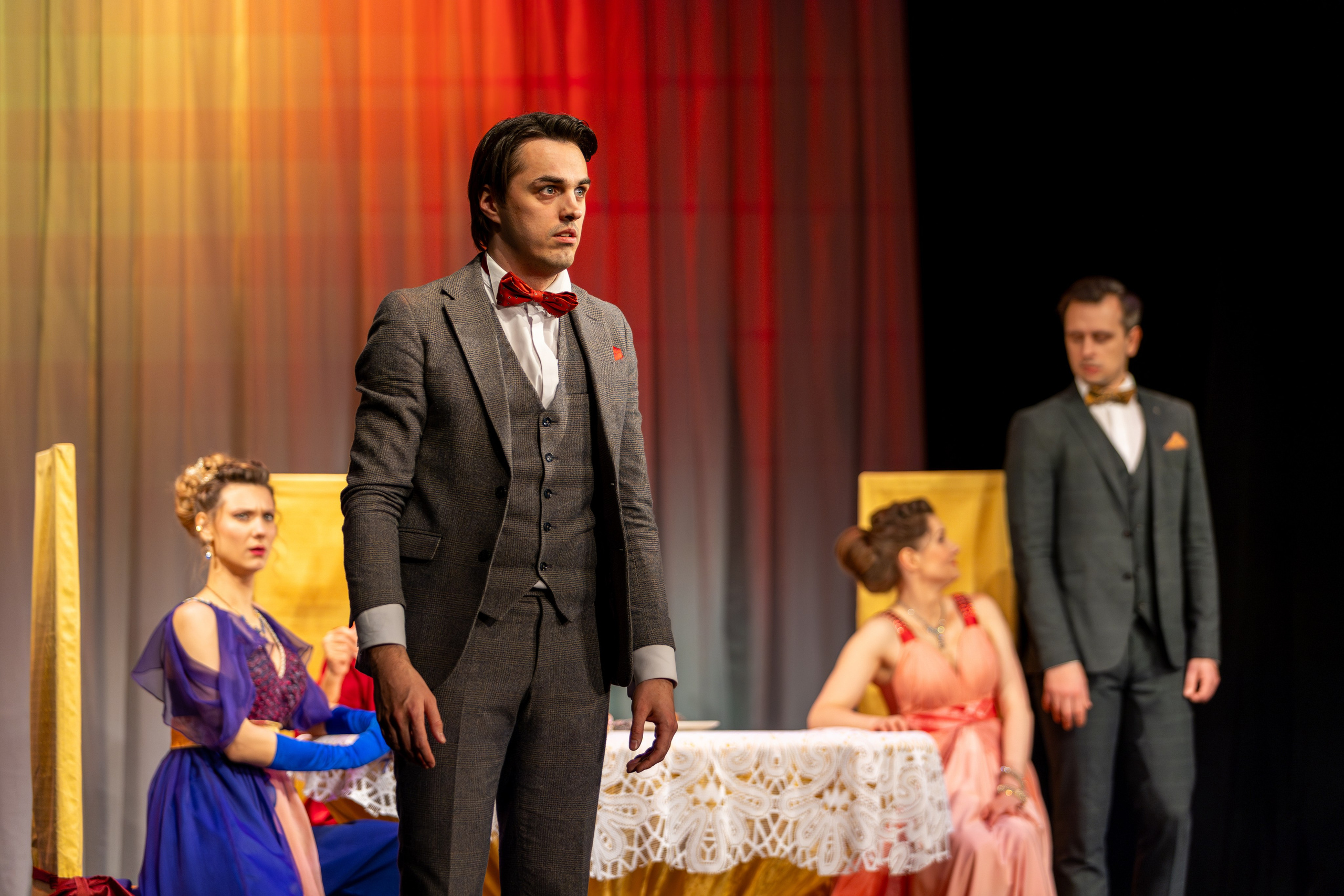 Новый театр «Как важно быть серьезным». Профессиональный интерьерный и репортажный фотограф Минск и РБ. Максим Орлов