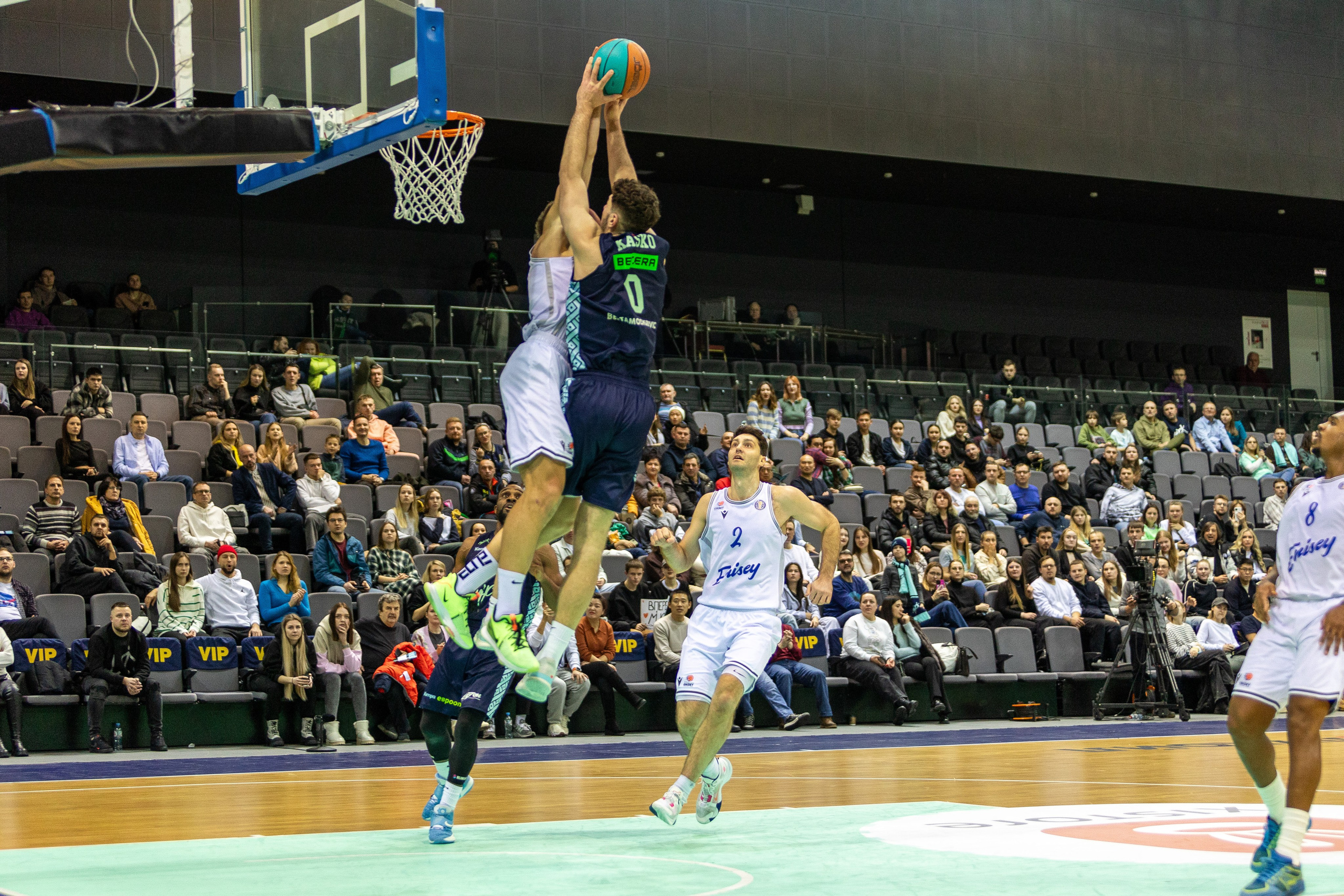 Баскетбол. Лучшие кадры. Минск — Енисей. 11.12.2023. Профессиональный интерьерный и репортажный фотограф Минск и РБ. Максим Орлов