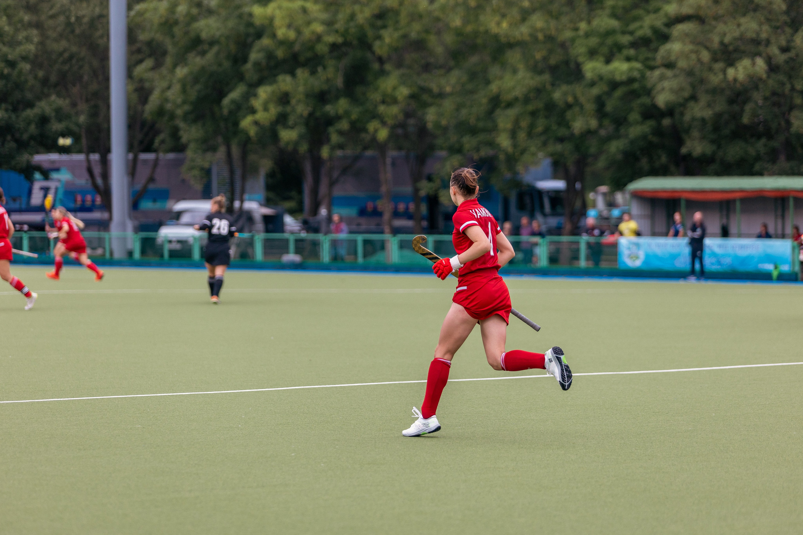 Хоккей на траве. Девушки. ХК Минск — ХК Виктория (Смолевичи) 10.06.2024. Профессиональный интерьерный и репортажный фотограф Минск и РБ. Максим Орлов