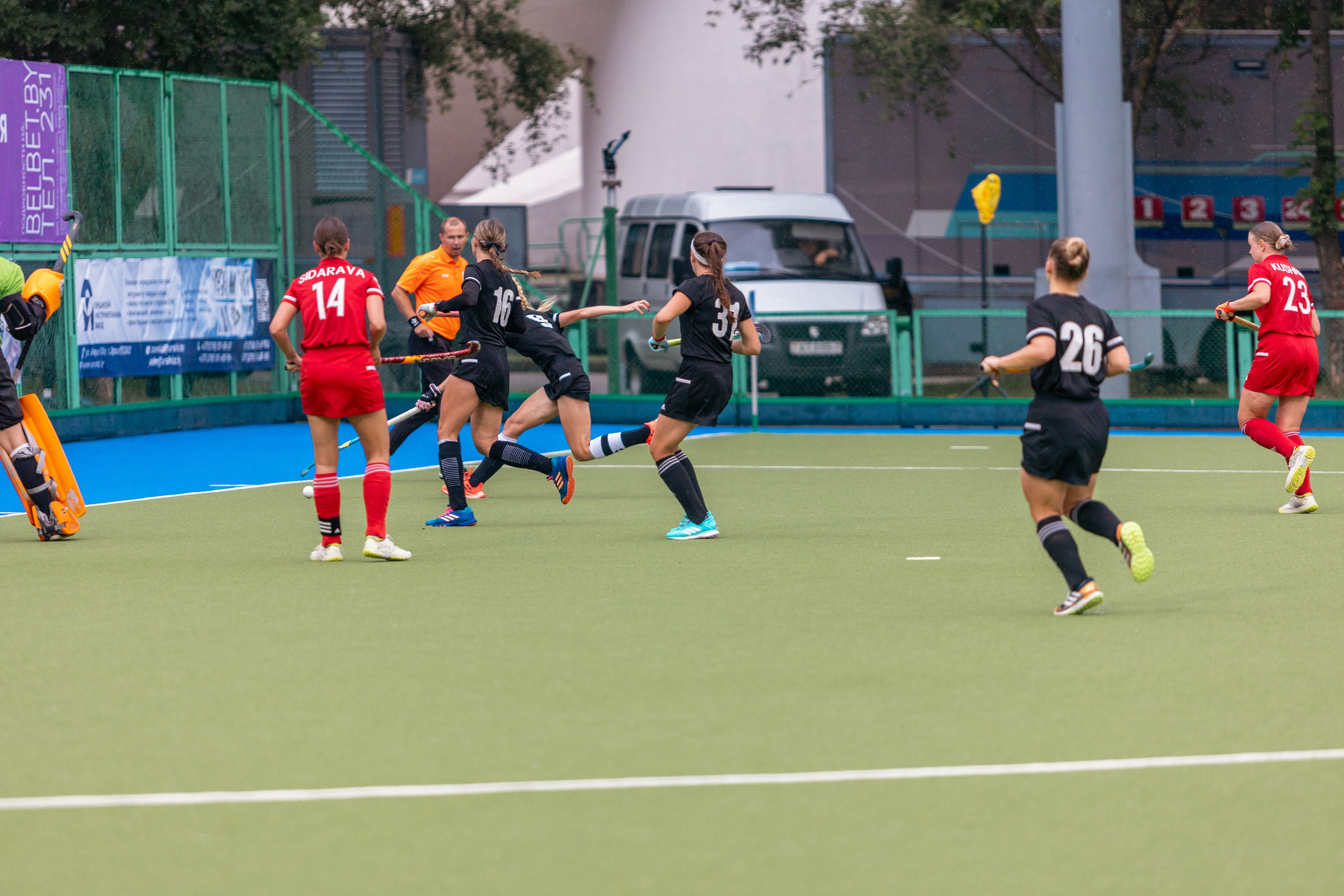 Хоккей на траве. Девушки. ХК Минск — ХК Виктория (Смолевичи) 10.06.2024. Профессиональный интерьерный и репортажный фотограф Минск и РБ. Максим Орлов