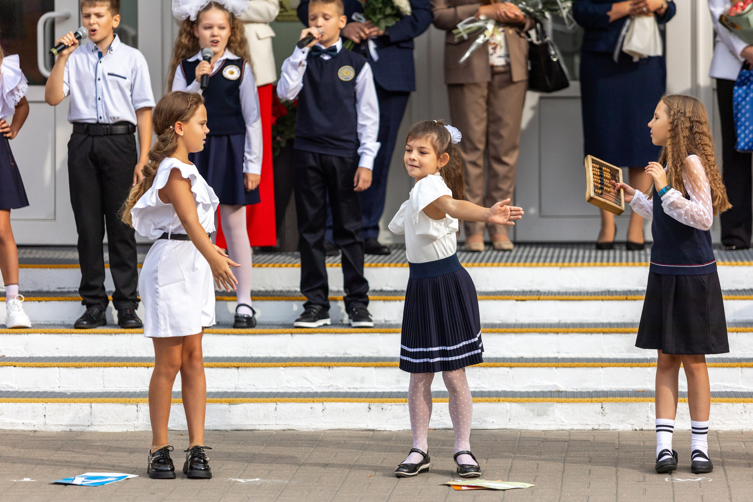 Линейка 1-го сентября. Профессиональный интерьерный и репортажный фотограф Минск и РБ. Максим Орлов