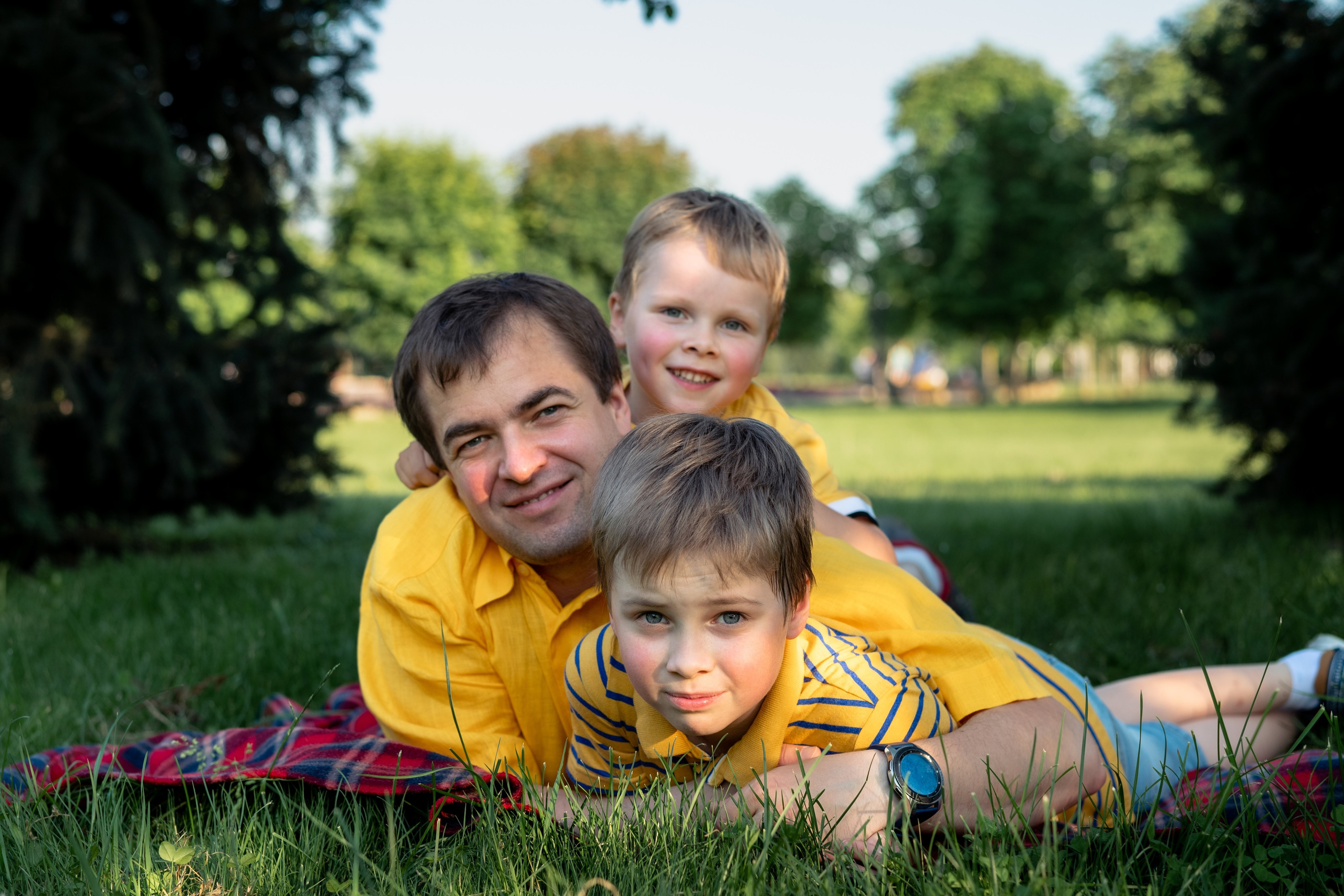 Максим, Алеся и их дети (Кирим, Федя и Зоя). Профессиональный интерьерный и репортажный фотограф Минск и РБ. Максим Орлов