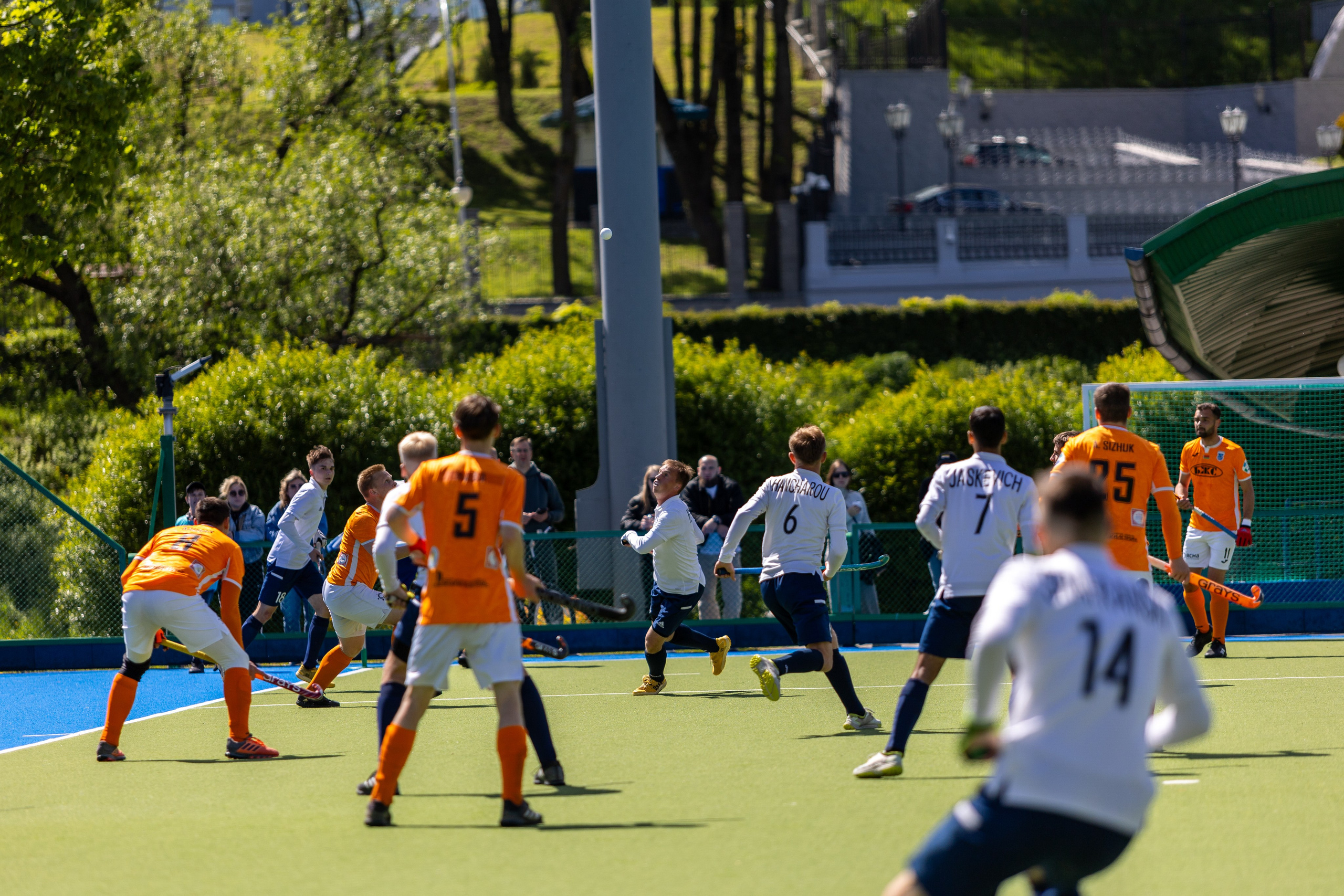 Хоккей на траве. ХК Минск — СК Строитель 12.05.2024. Профессиональный интерьерный и репортажный фотограф Минск и РБ. Максим Орлов