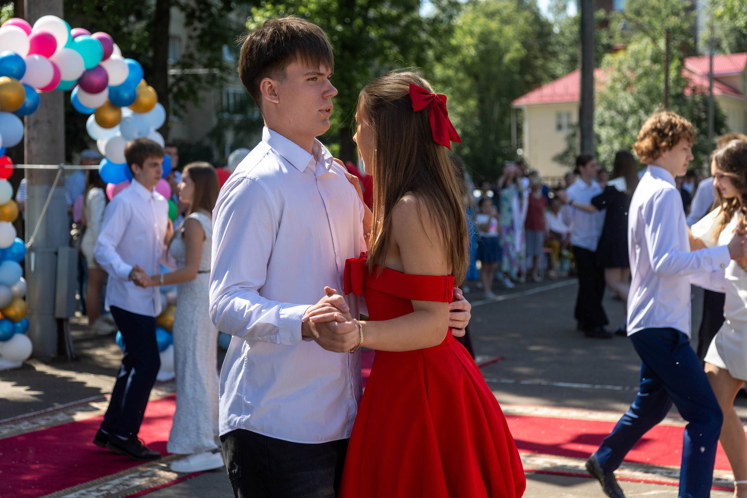 Школа 47. Последний звонок. Профессиональный интерьерный и репортажный фотограф Минск и РБ. Максим Орлов