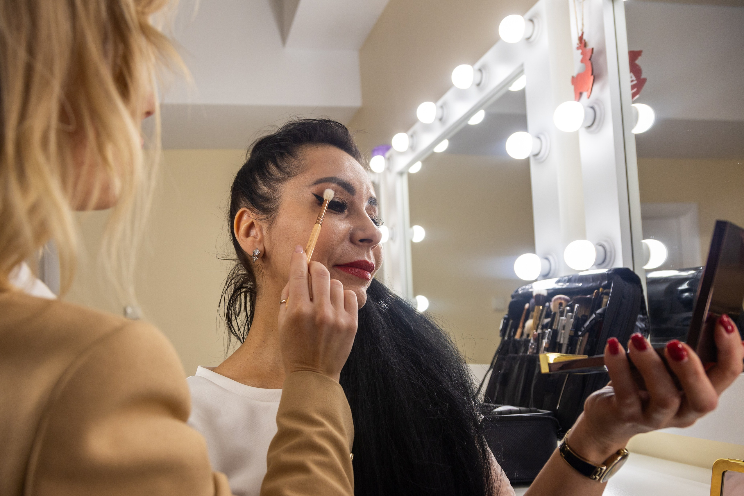 Реклама салона красоты «Манго». Профессиональный интерьерный и репортажный фотограф Минск и РБ. Максим Орлов