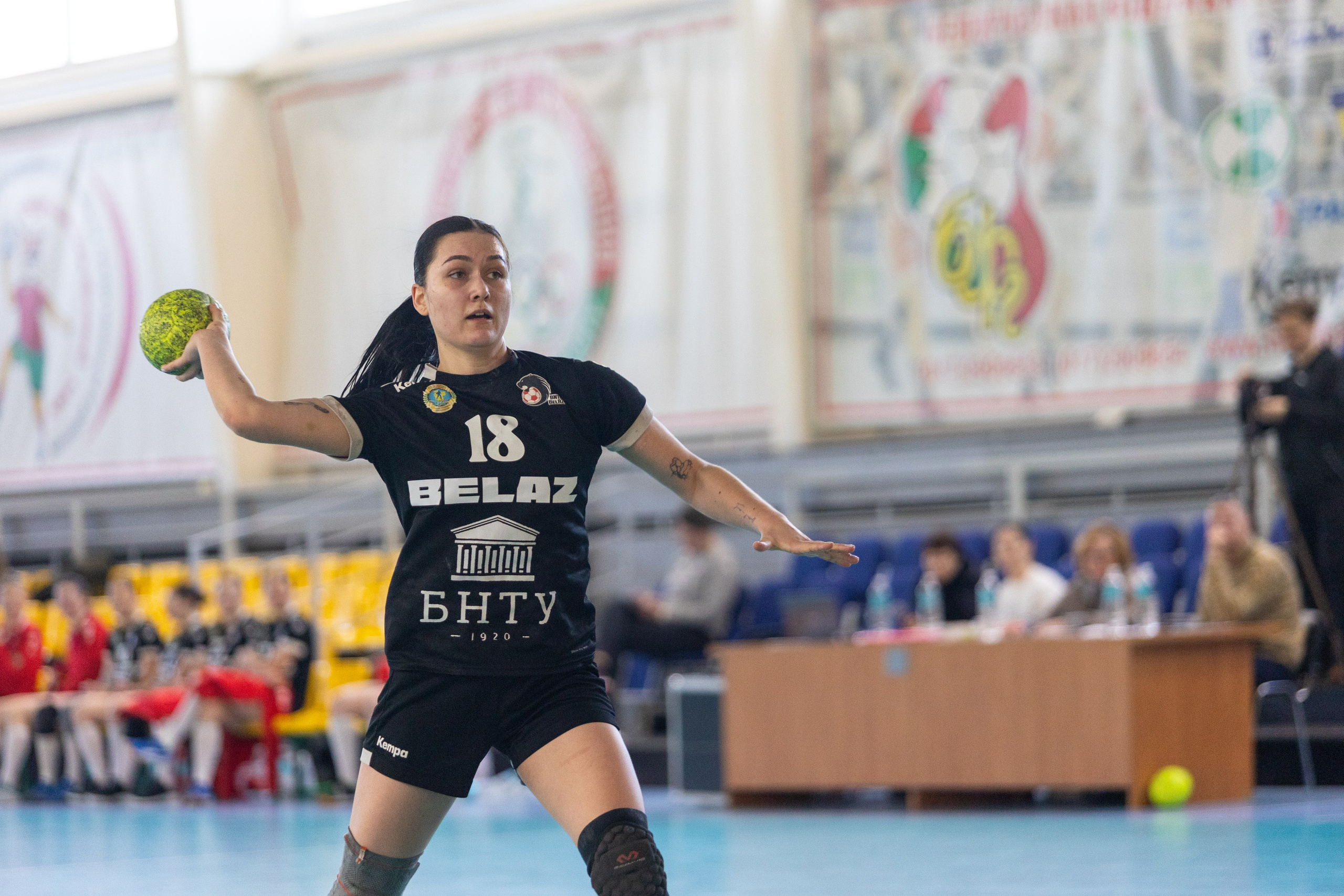 Женский гандбол. Лучшие кадры. БНТУ — Звезда. 08.02.2025. Профессиональный интерьерный и репортажный фотограф Минск и РБ. Максим Орлов