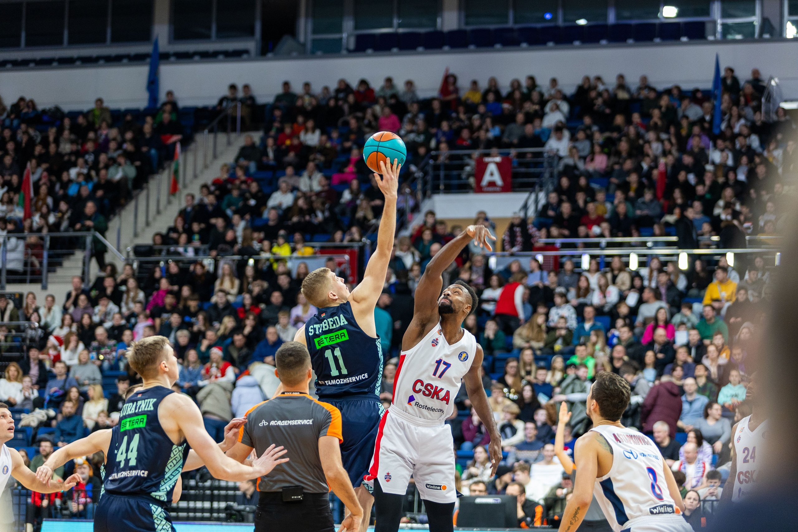 Баскетбол. Минск — ЦСКА. Лучшие кадры. 25.12.2023. Профессиональный интерьерный и репортажный фотограф Минск и РБ. Максим Орлов