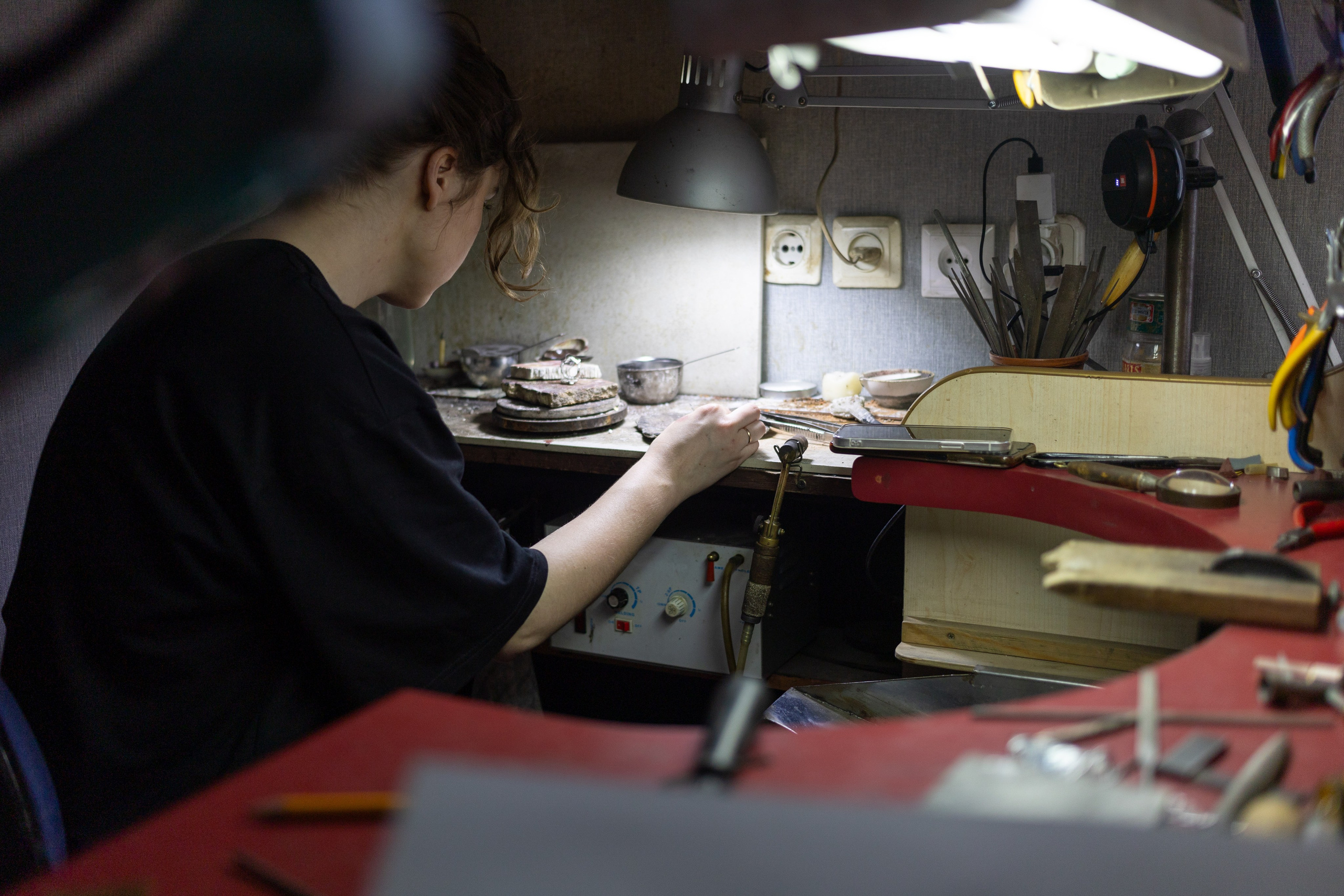 В ювелирной мастерской Артура Николаевича. Профессиональный интерьерный и репортажный фотограф Минск и РБ. Максим Орлов