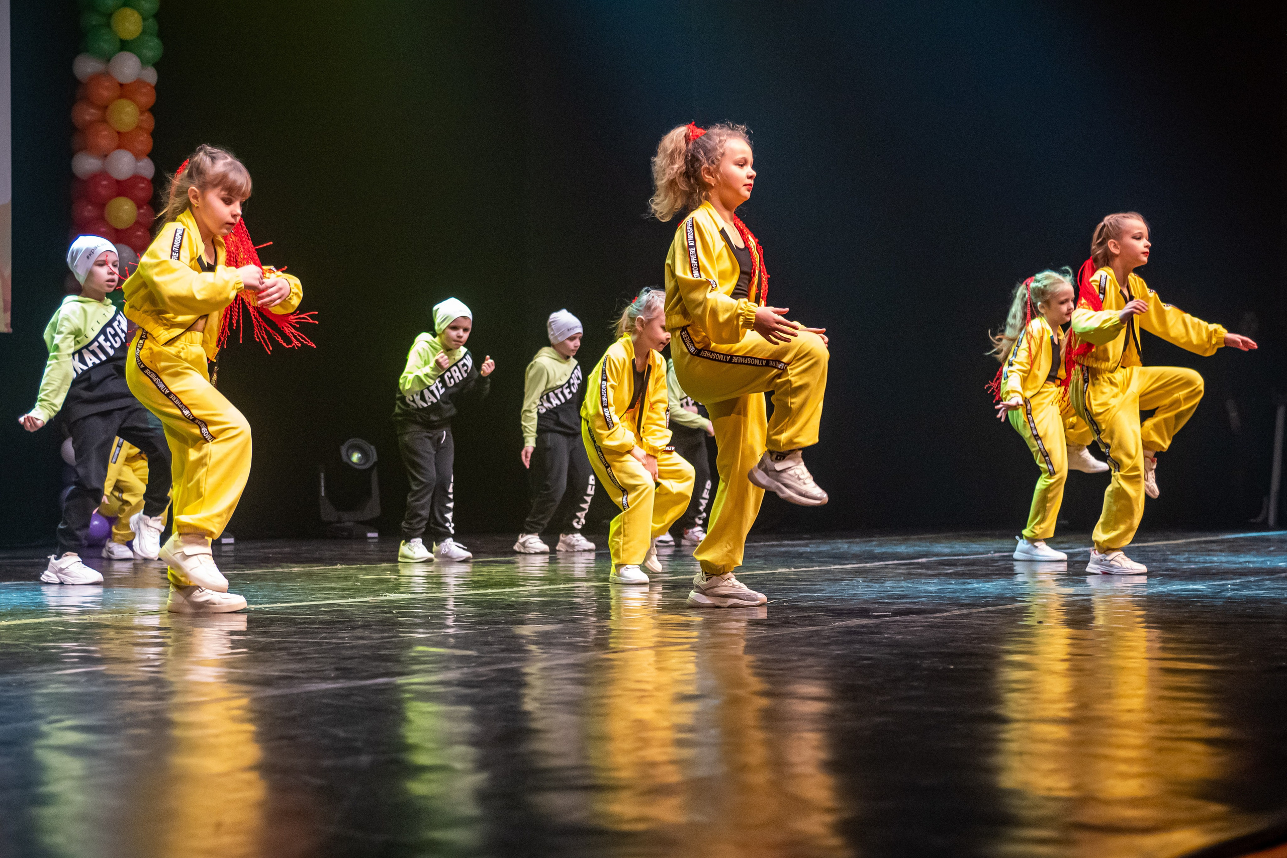 Фестиваль детских танцевальных коллективов. Профессиональный интерьерный и репортажный фотограф Минск и РБ. Максим Орлов