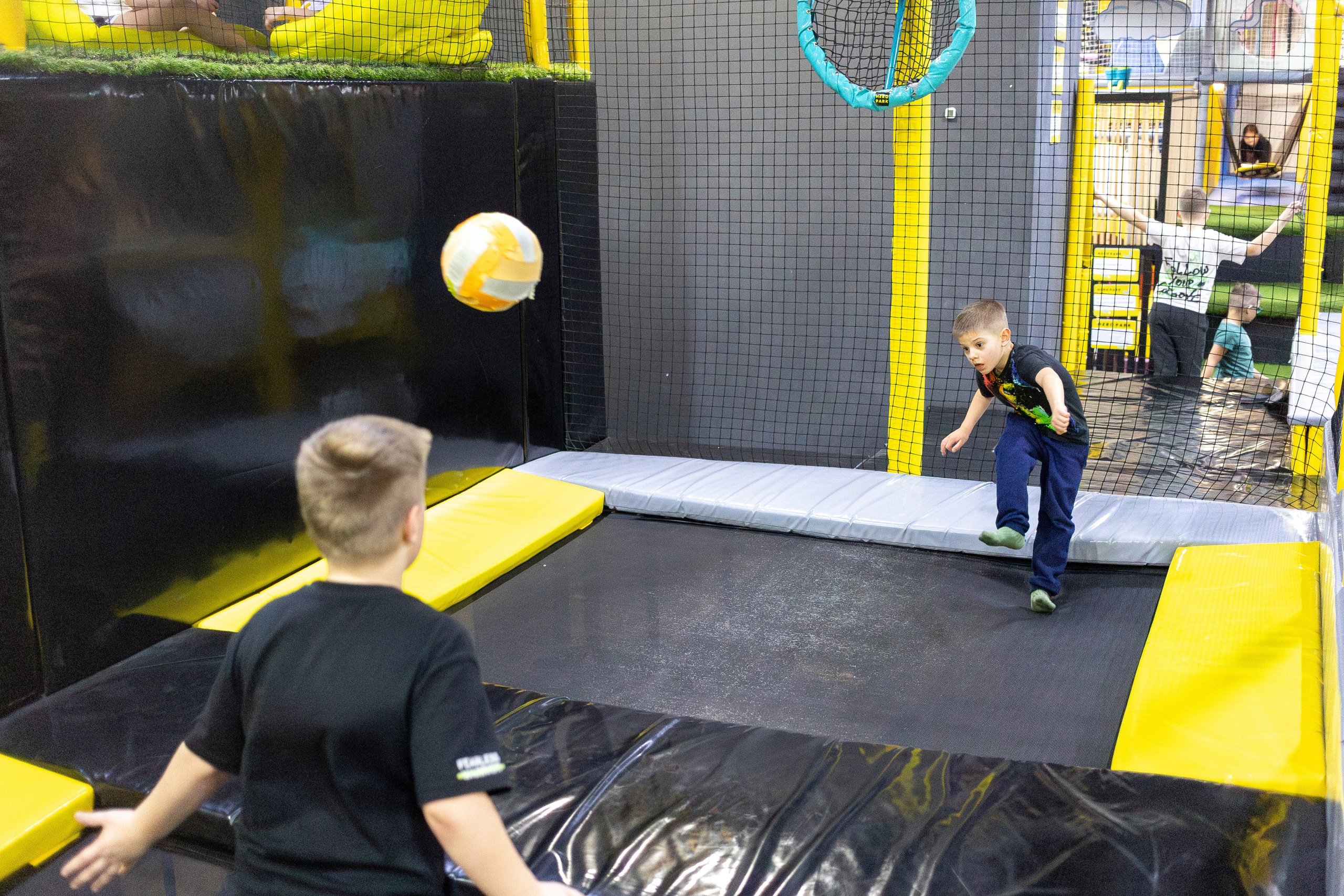 ДР Влада (батутная арена). Профессиональный интерьерный и репортажный фотограф Минск и РБ. Максим Орлов