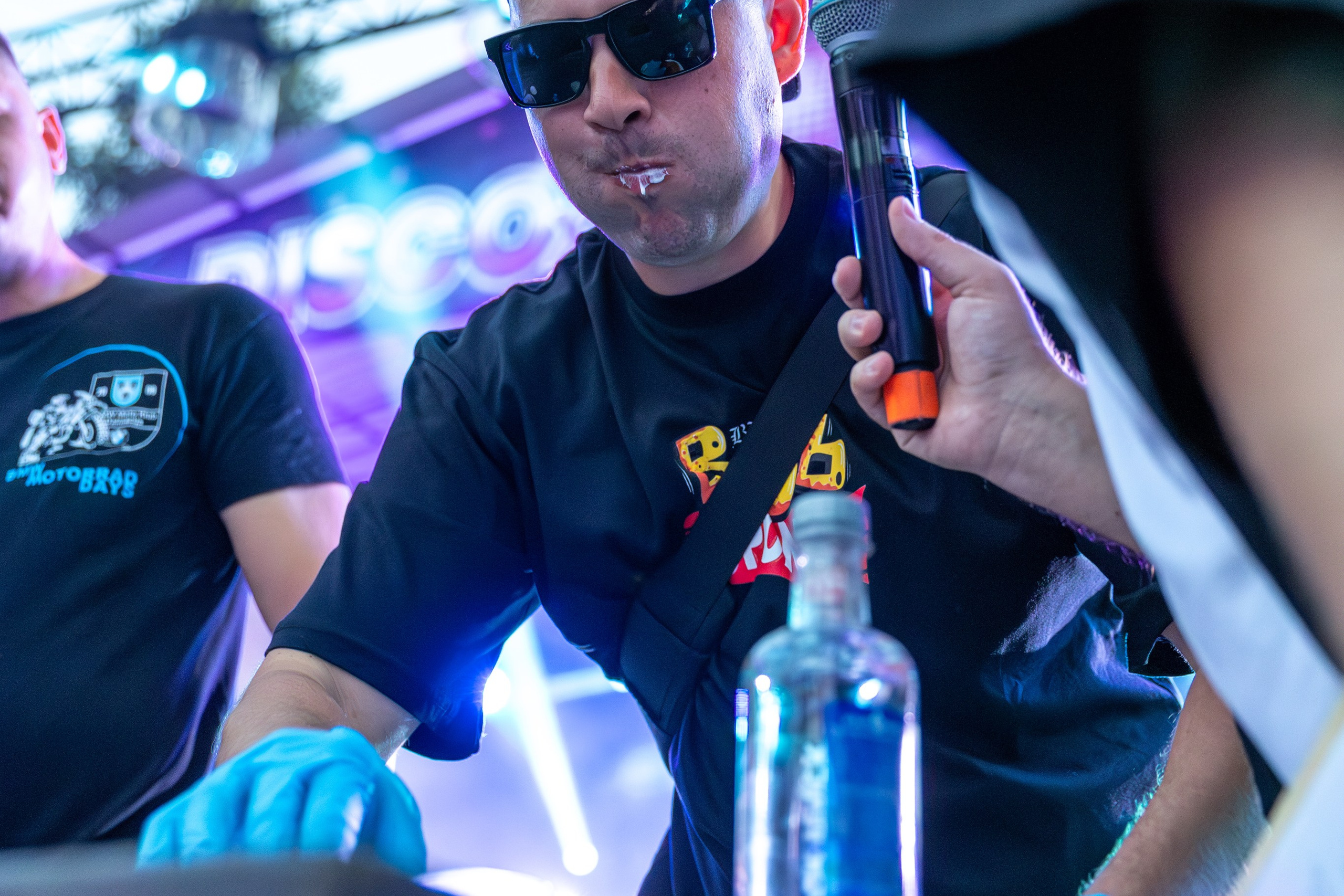 Дискохит. Профессиональный интерьерный и репортажный фотограф Минск и РБ. Максим Орлов