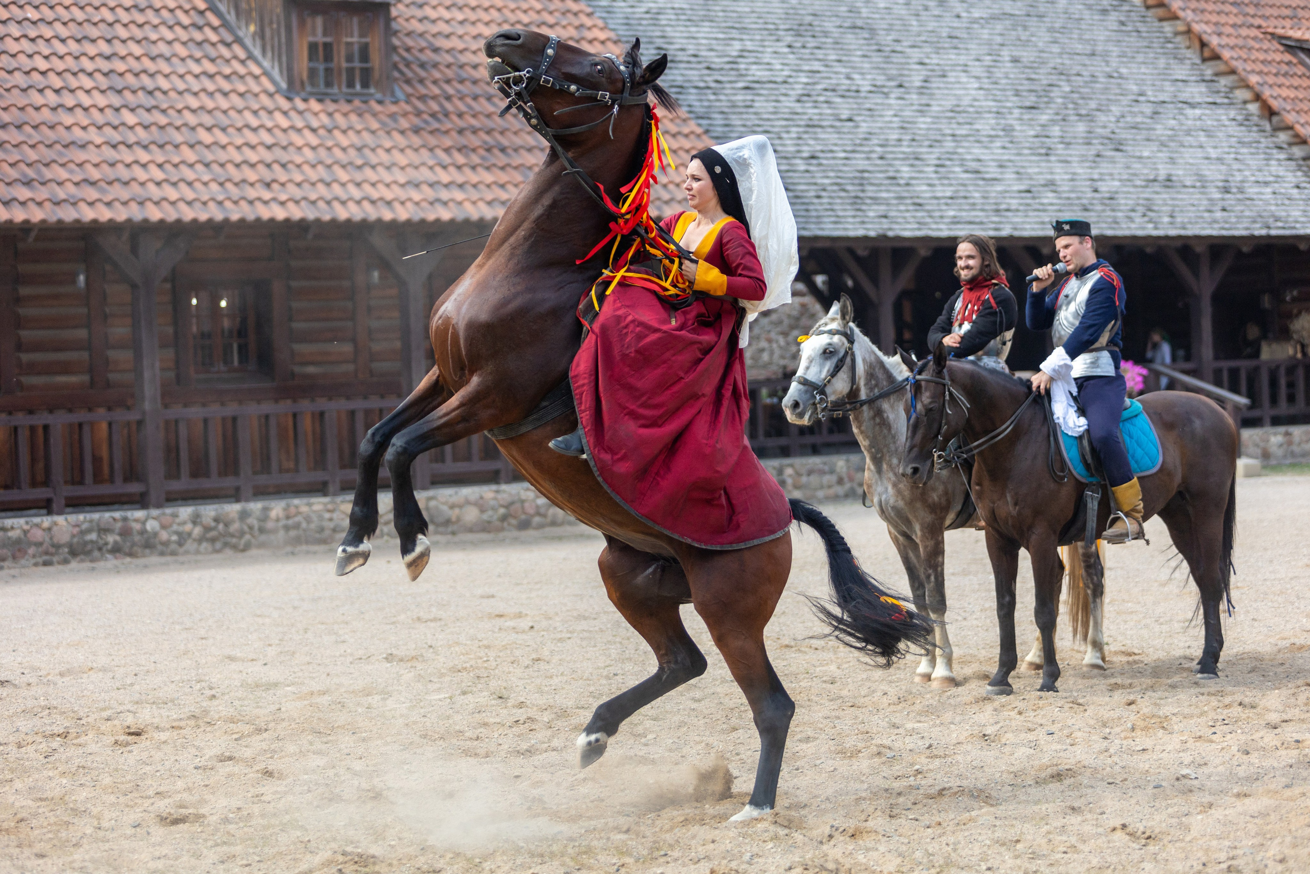 Выступление «Золотой шпоры» на празднике города Лиды. Профессиональный интерьерный и репортажный фотограф Минск и РБ. Максим Орлов