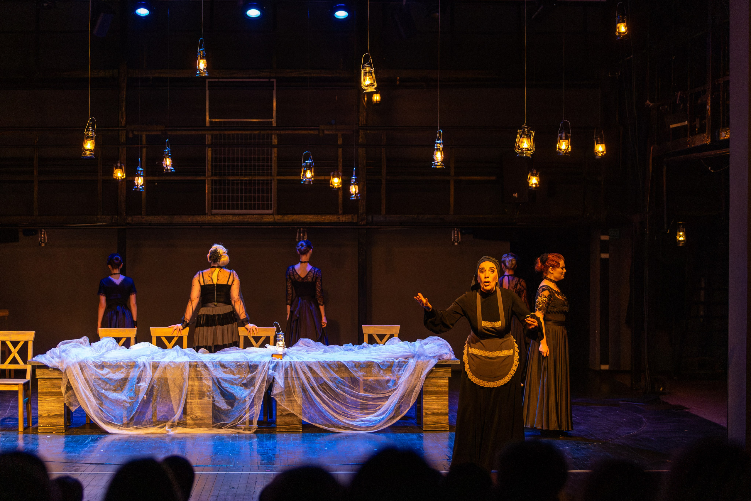 Новый театр «Дом Бернарды Альбы». Профессиональный интерьерный и репортажный фотограф Минск и РБ. Максим Орлов