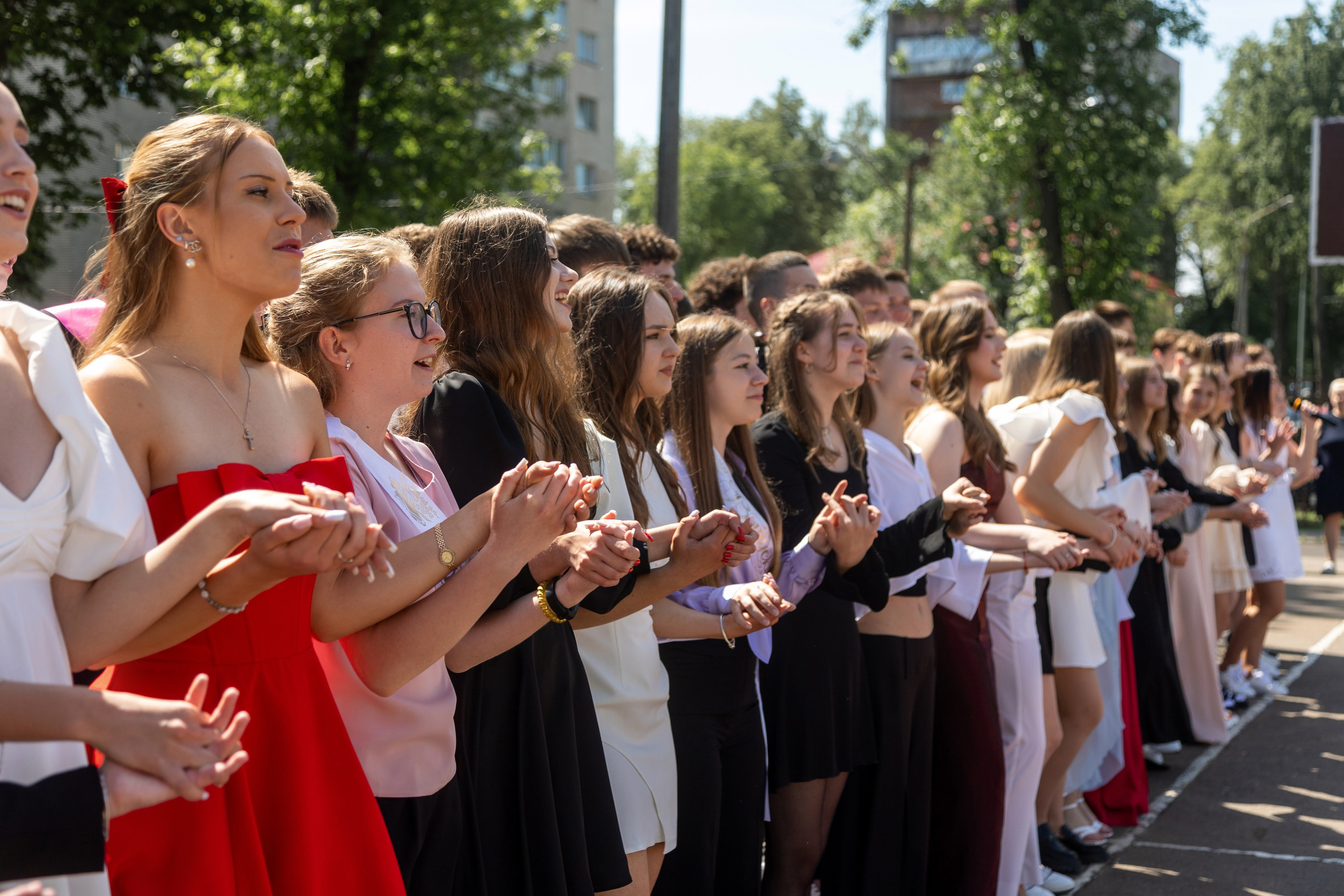 Школа 47. Последний звонок. Профессиональный интерьерный и репортажный фотограф Минск и РБ. Максим Орлов