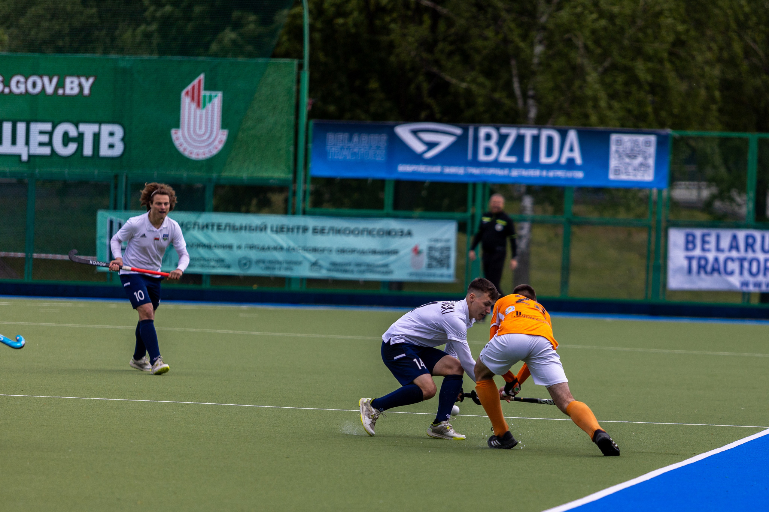 Хоккей на траве. ХК Минск — СК Строитель 11.05.2024. Профессиональный интерьерный и репортажный фотограф Минск и РБ. Максим Орлов