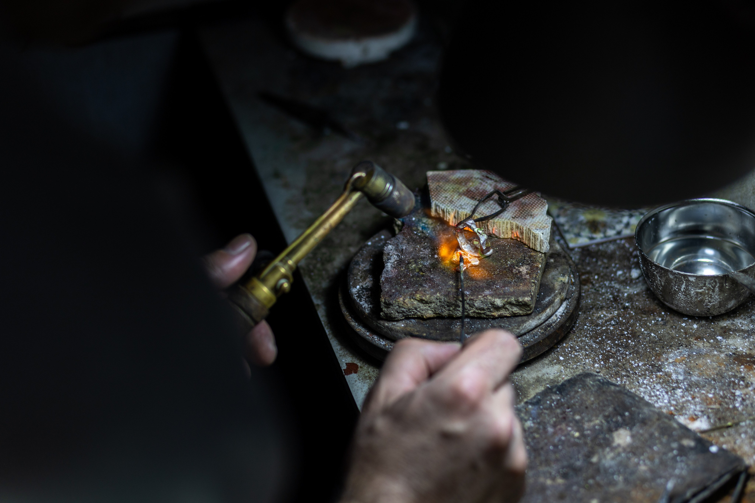 В ювелирной мастерской Артура Николаевича. Профессиональный интерьерный и репортажный фотограф Минск и РБ. Максим Орлов