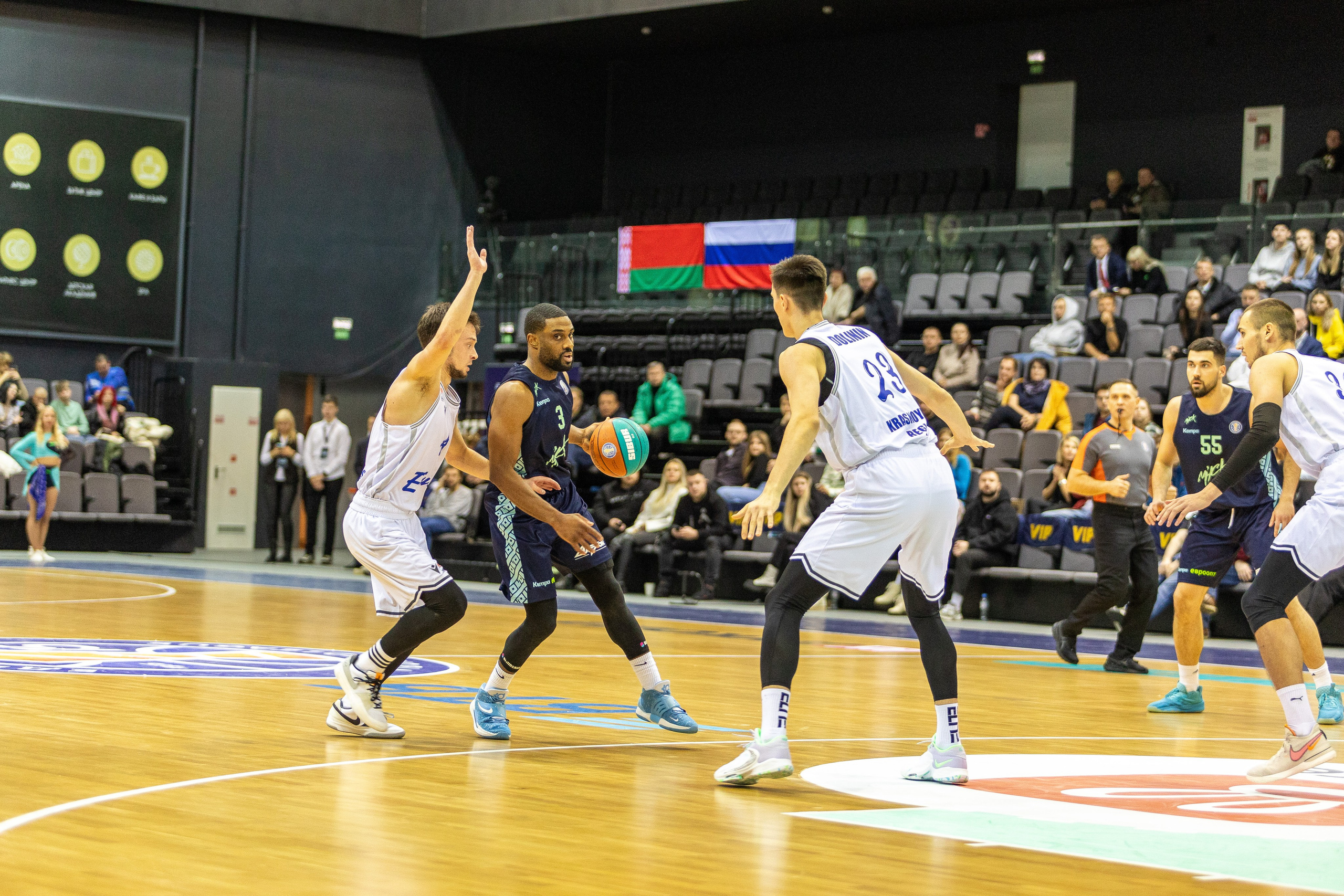 Баскетбол. Лучшие кадры. Минск — Енисей. 11.12.2023. Профессиональный интерьерный и репортажный фотограф Минск и РБ. Максим Орлов