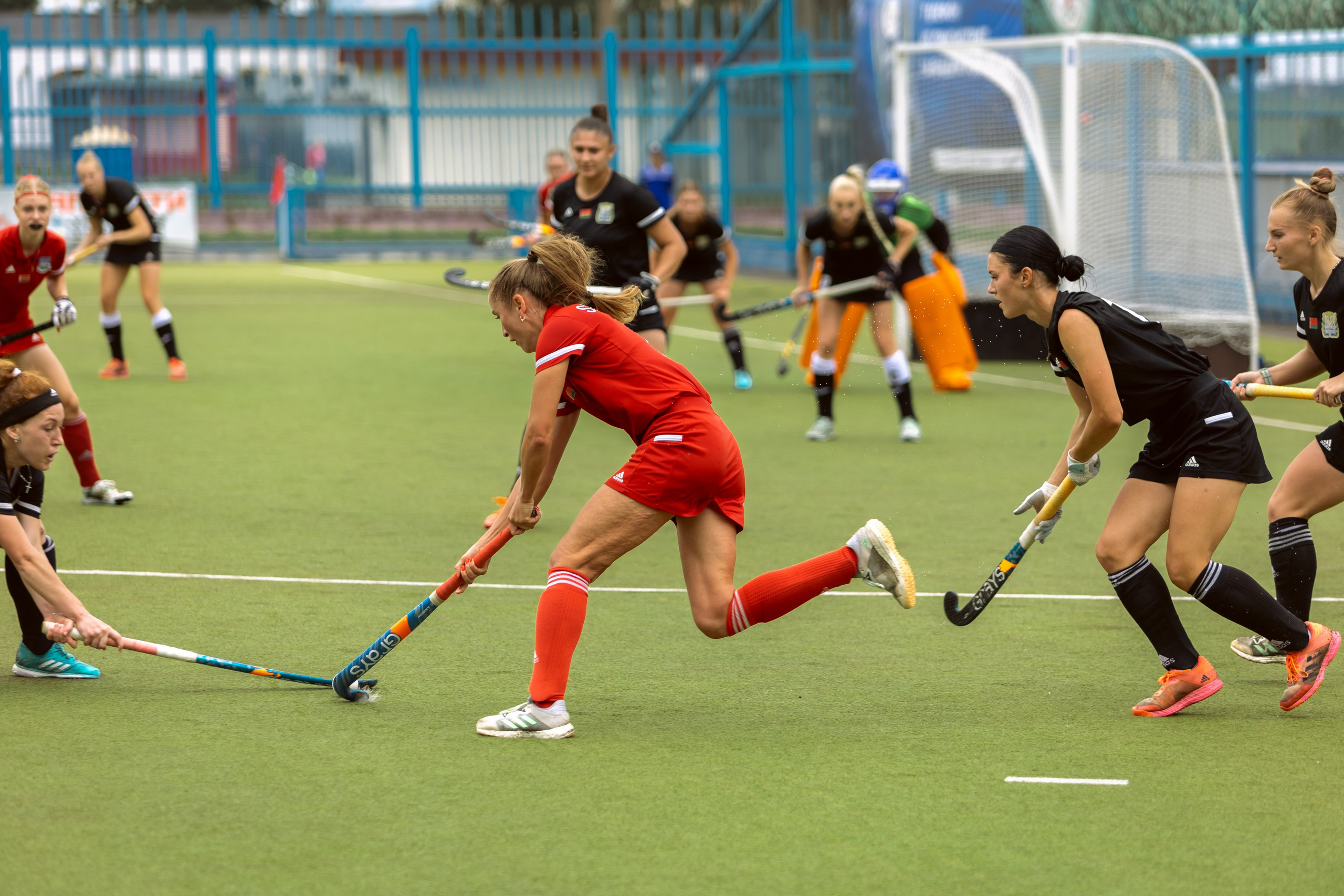 Хоккей на траве. Девушки. Минск — Виктория. 16.06.2024. Профессиональный интерьерный и репортажный фотограф Минск и РБ. Максим Орлов