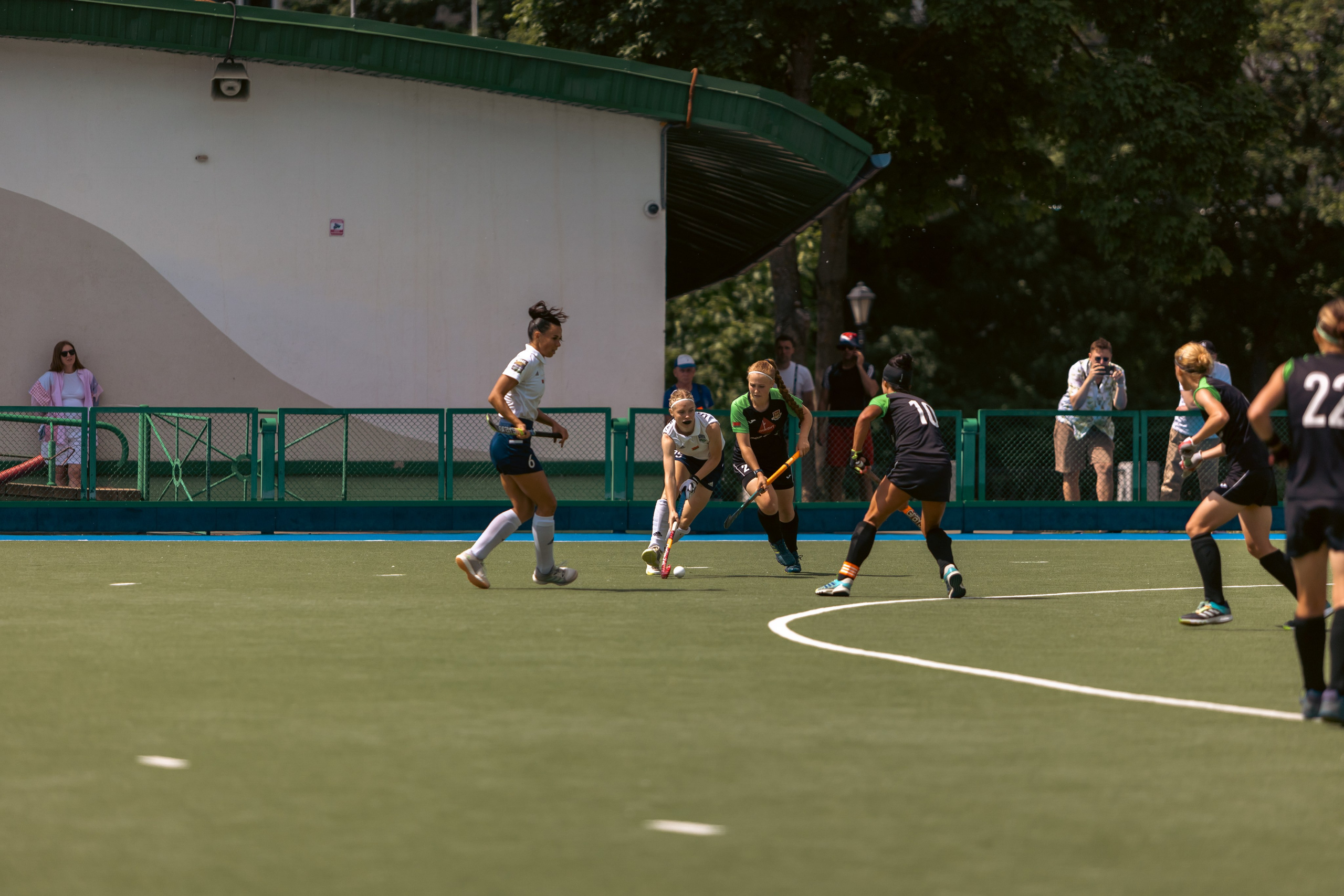 Хоккей на траве. Девушки. Минск — Текстильщик 29.052024. Профессиональный интерьерный и репортажный фотограф Минск и РБ. Максим Орлов