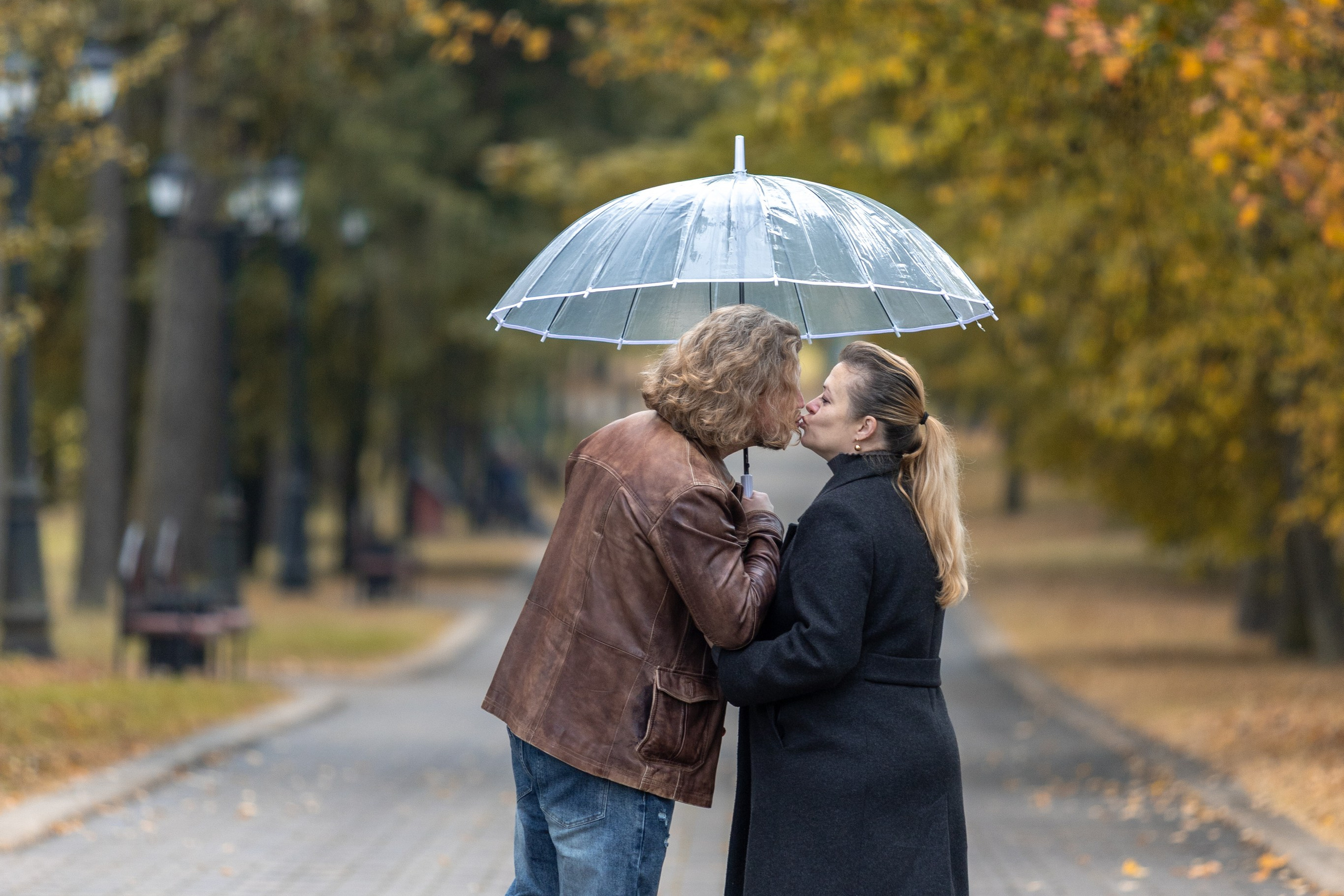 Олег и Марина. В ожидании. Фотосъемка в парке. Профессиональный интерьерный и репортажный фотограф Минск и РБ. Максим Орлов