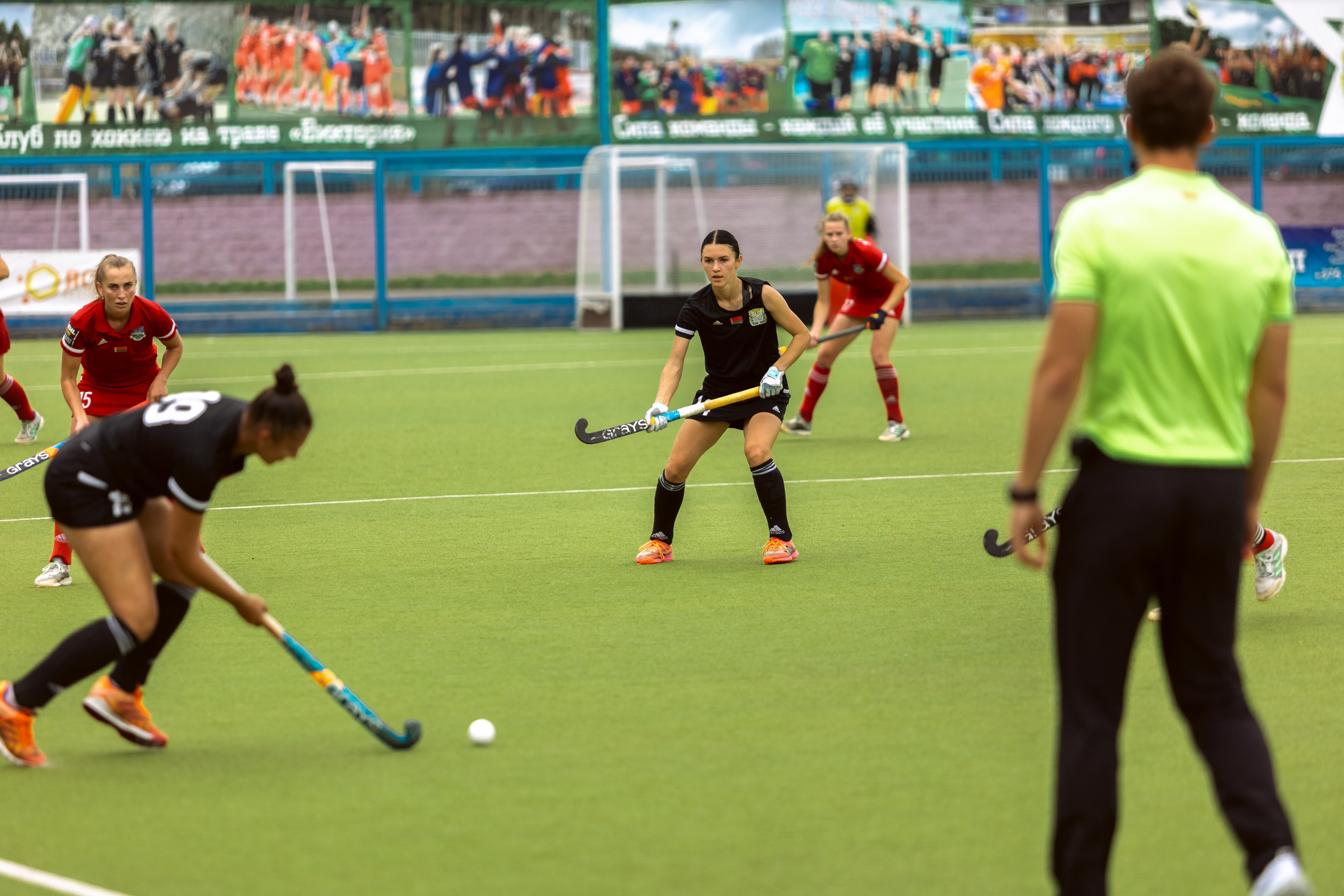 Хоккей на траве. Девушки. Минск — Виктория. 16.06.2024. Профессиональный интерьерный и репортажный фотограф Минск и РБ. Максим Орлов