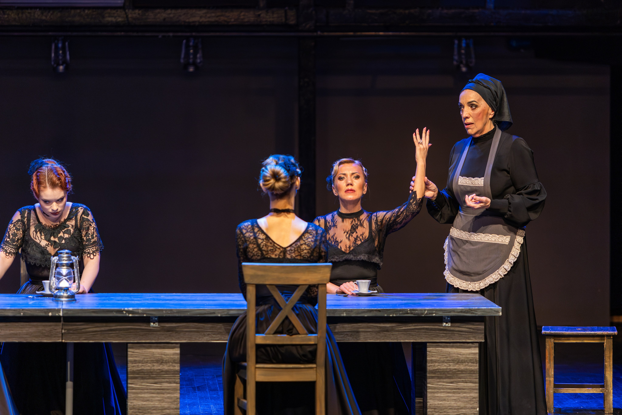 Новый театр «Дом Бернарды Альбы». Профессиональный интерьерный и репортажный фотограф Минск и РБ. Максим Орлов