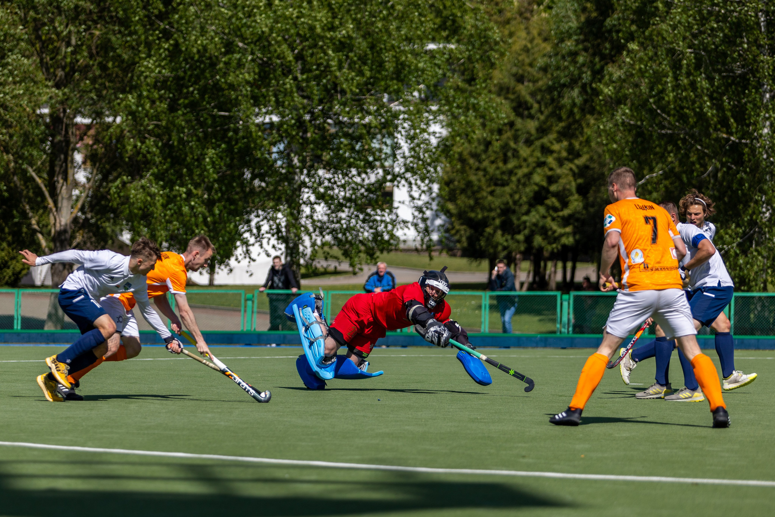 Хоккей на траве. ХК Минск — СК Строитель 12.05.2024. Профессиональный интерьерный и репортажный фотограф Минск и РБ. Максим Орлов