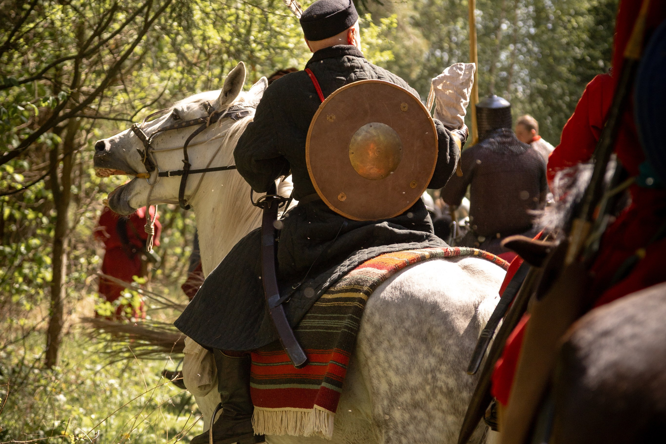 Золотая шпора. Огнем и мечем. День второй. Вылазка в лес. Штурм фортеции. Княжеский пир. Профессиональный интерьерный и репортажный фотограф Минск и РБ. Максим Орлов