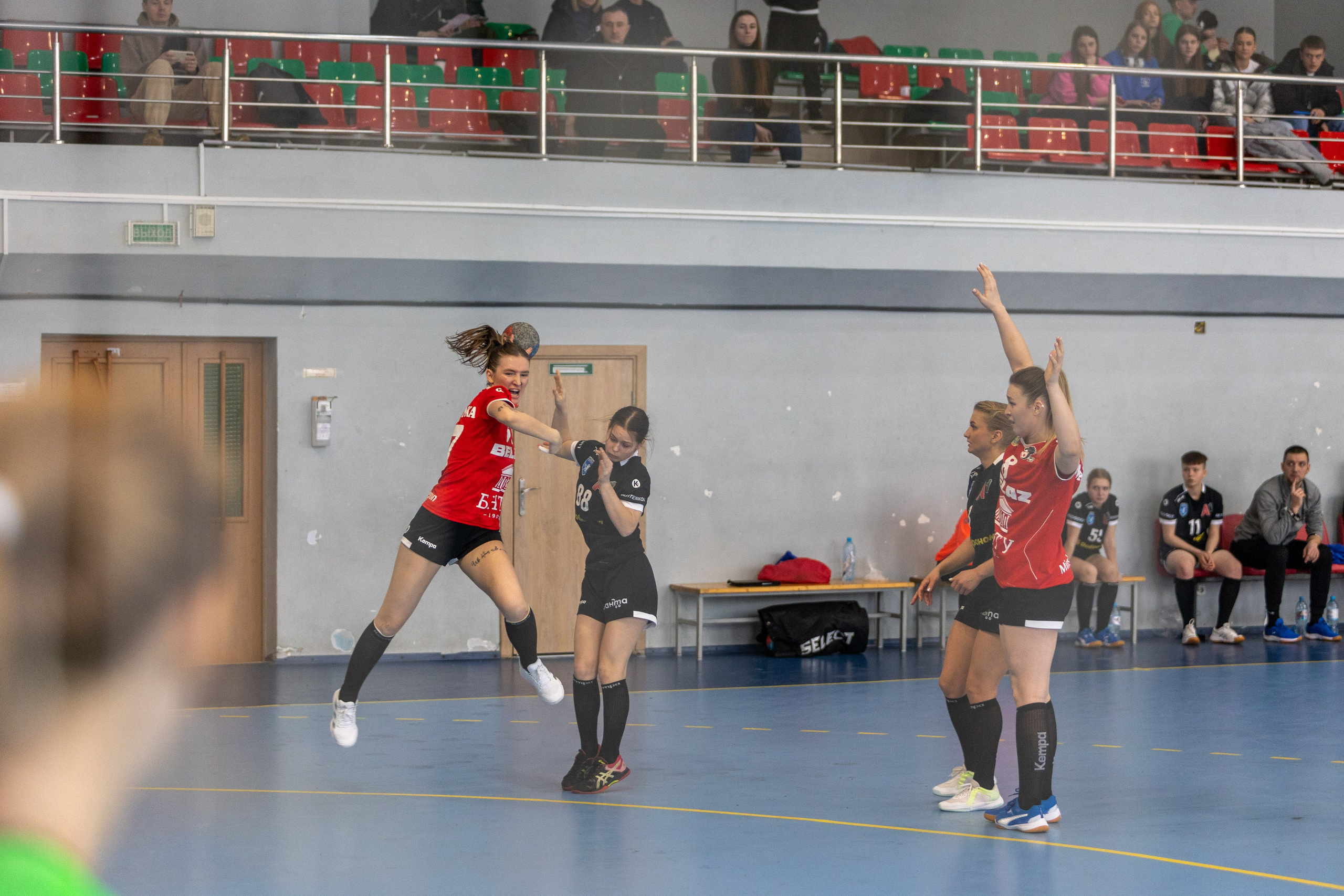 Гандбол. БНТУ — Березина. Профессиональный интерьерный и репортажный фотограф Минск и РБ. Максим Орлов