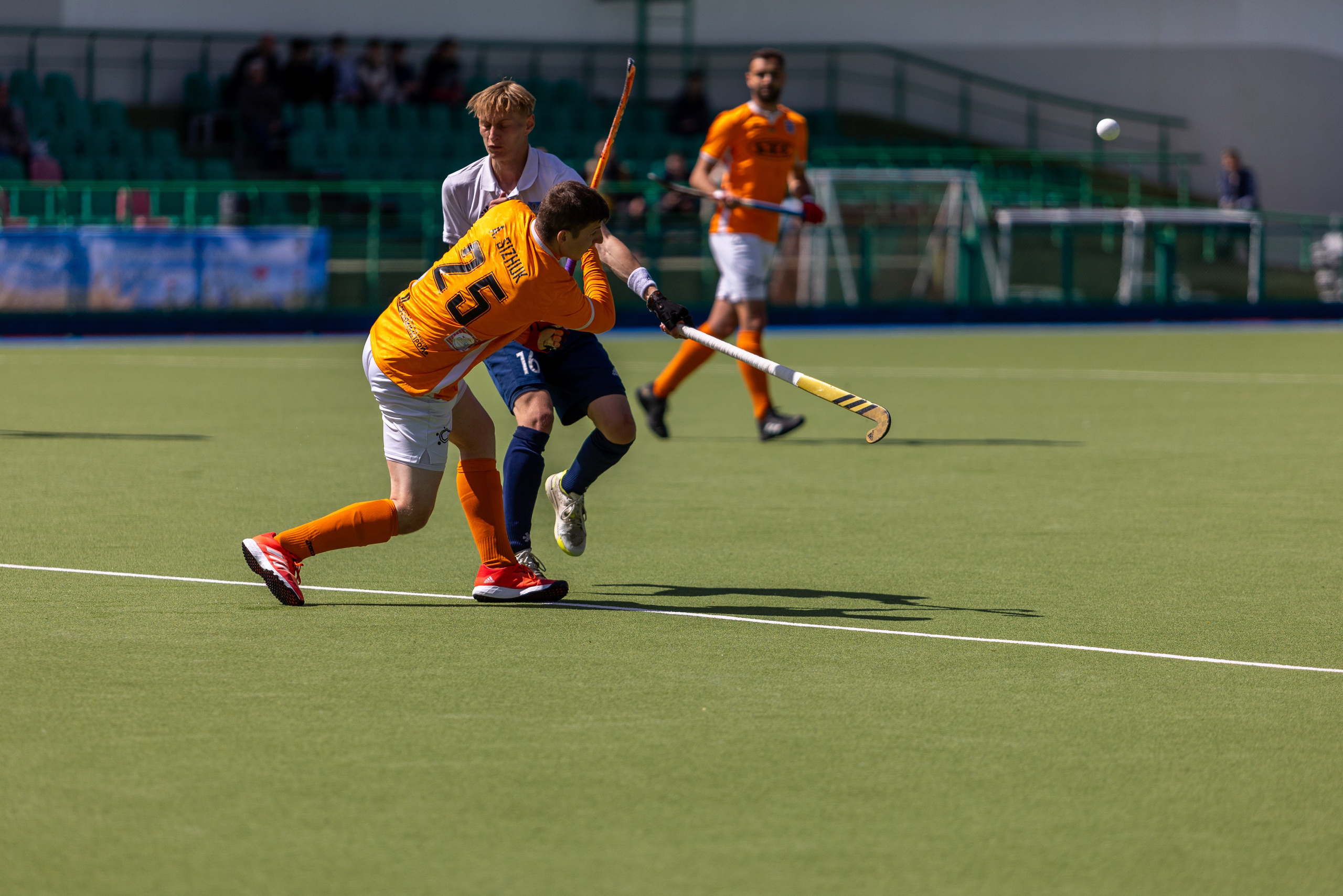 Хоккей на траве. ХК Минск — СК Строитель 12.05.2024. Профессиональный интерьерный и репортажный фотограф Минск и РБ. Максим Орлов