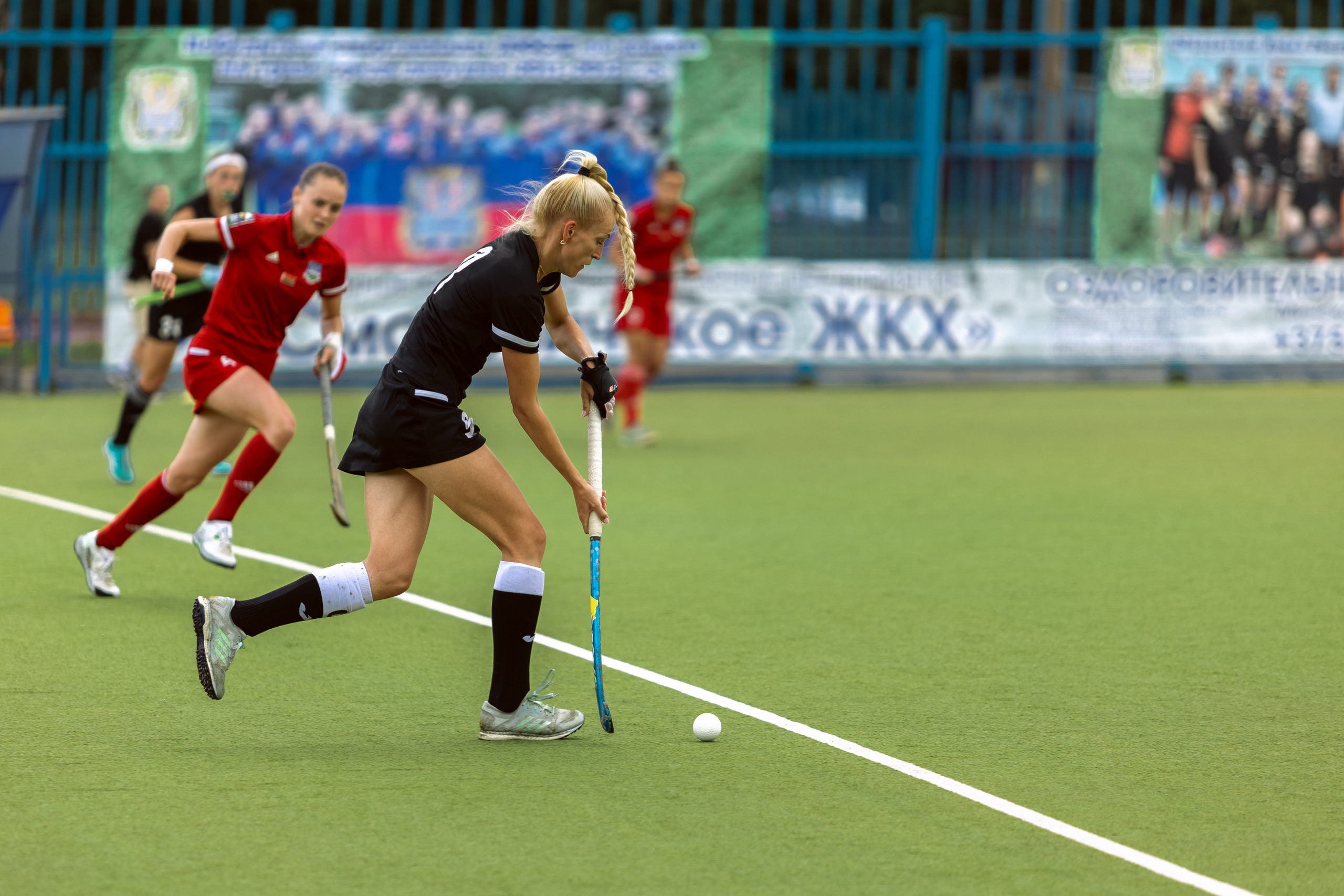 Хоккей на траве. Девушки. Минск — Виктория. 16.06.2024. Профессиональный интерьерный и репортажный фотограф Минск и РБ. Максим Орлов