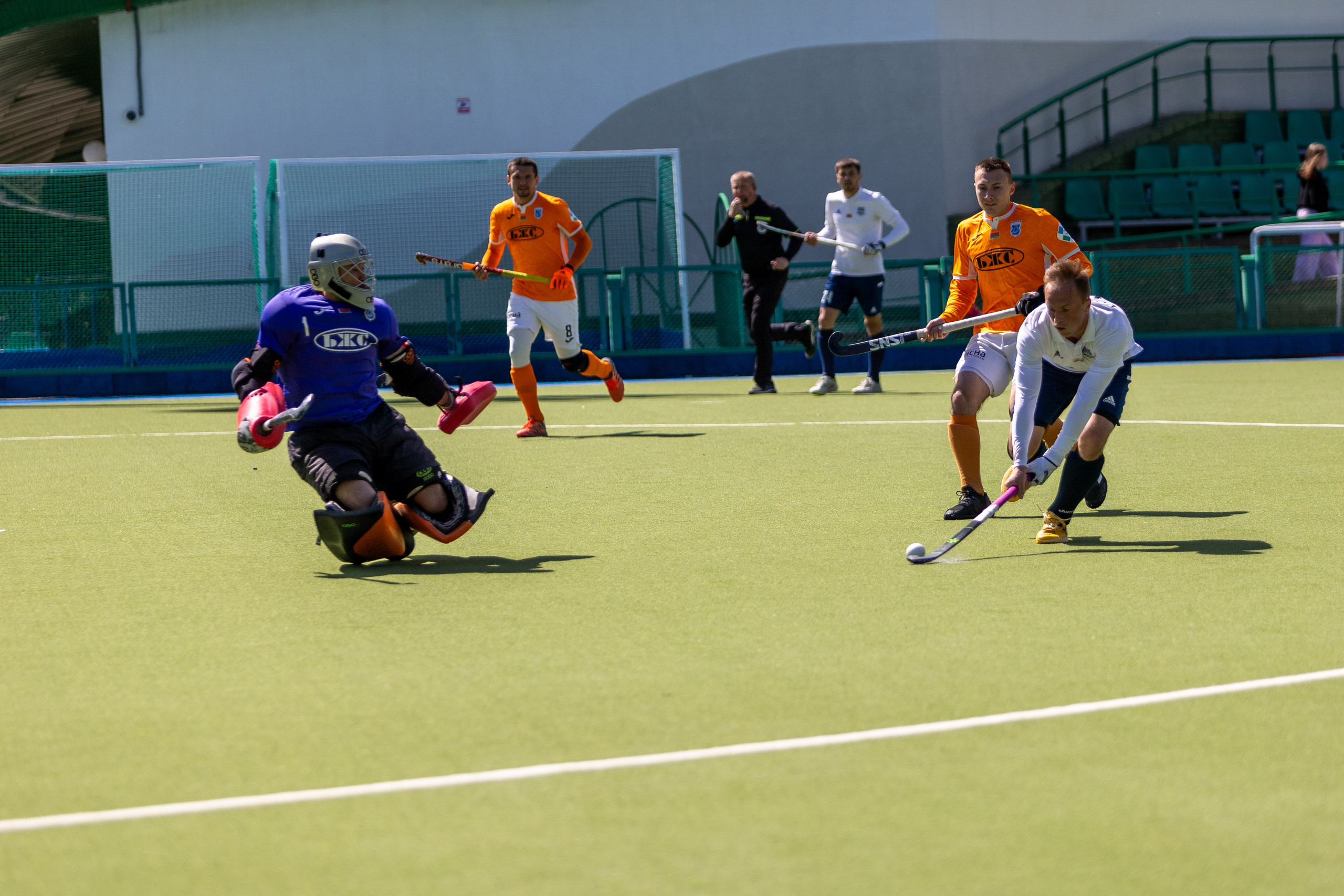 Хоккей на траве. ХК Минск — СК Строитель 12.05.2024. Профессиональный интерьерный и репортажный фотограф Минск и РБ. Максим Орлов