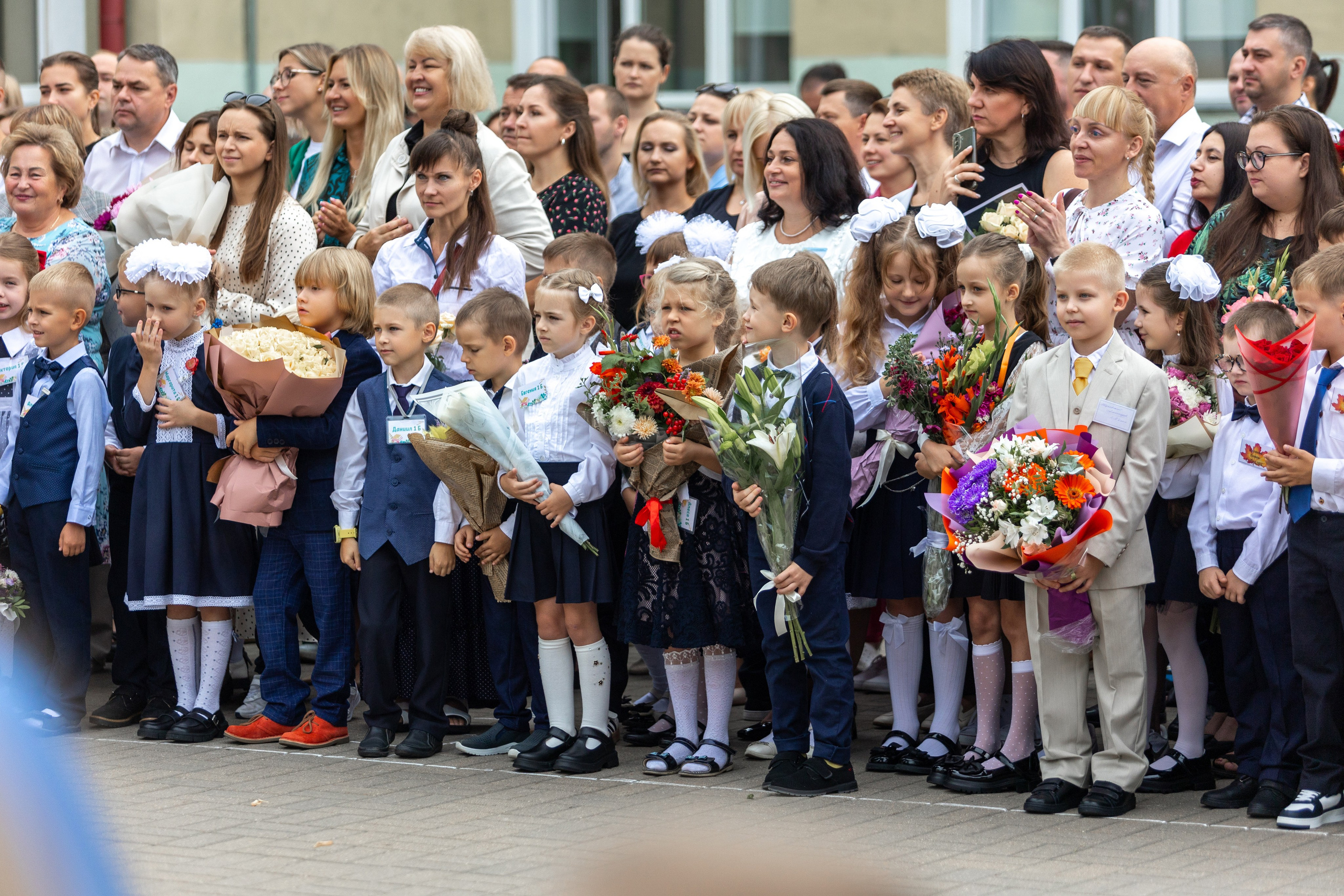 Линейка 1-го сентября. Профессиональный интерьерный и репортажный фотограф Минск и РБ. Максим Орлов