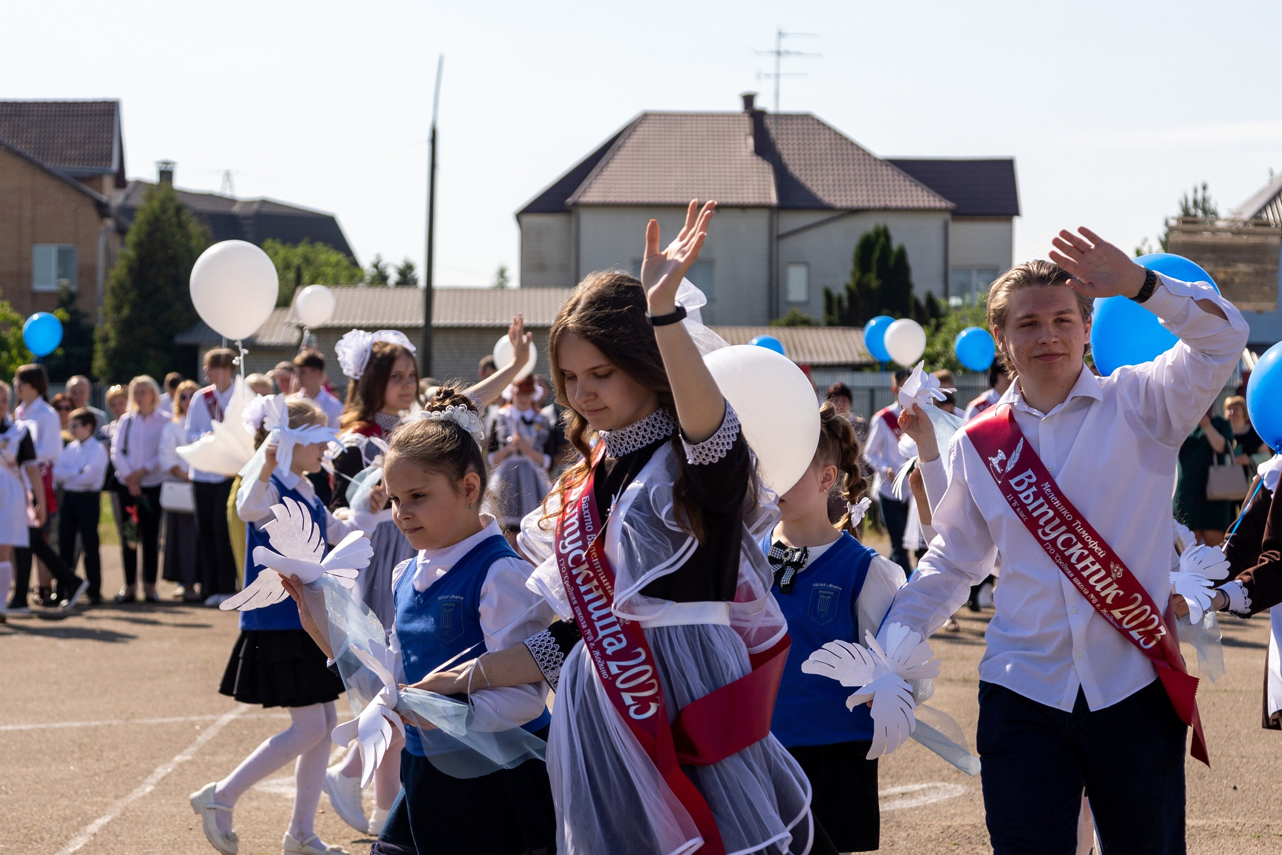 Выпускной в Жодино 2023. Профессиональный интерьерный и репортажный фотограф Минск и РБ. Максим Орлов