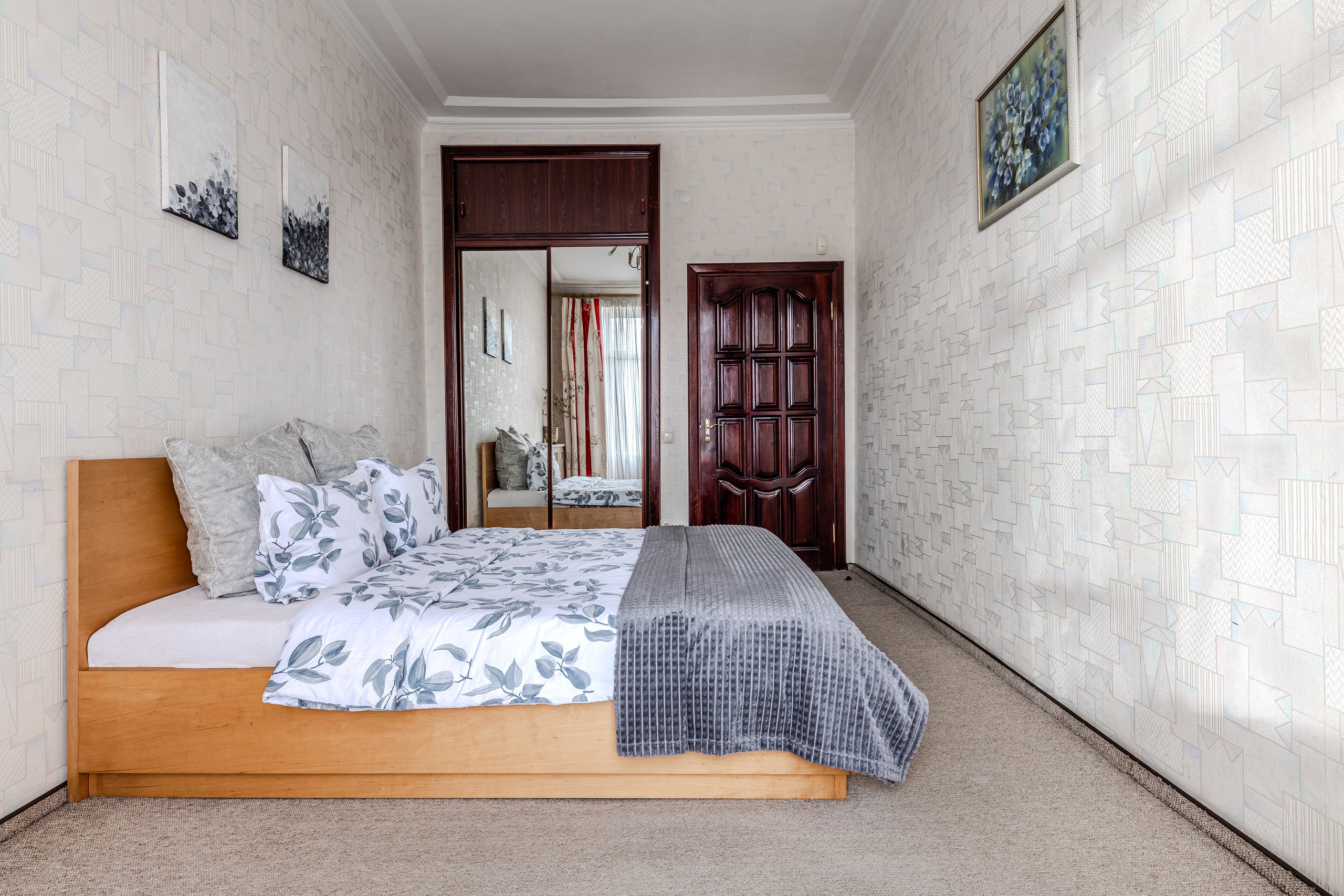 Пр. Независимости 23. Профессиональный интерьерный и репортажный фотограф Минск и РБ. Максим Орлов