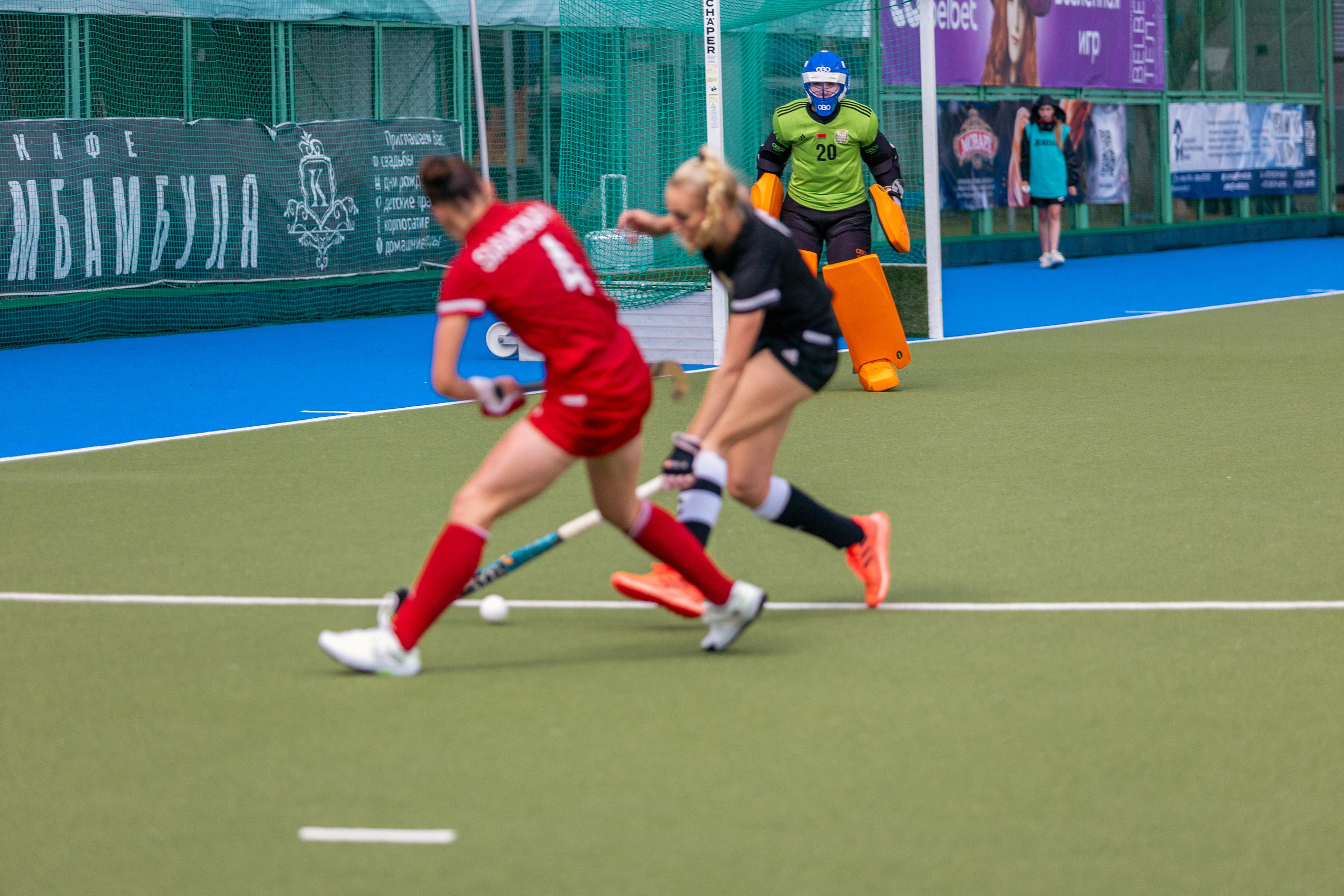Хоккей на траве. Девушки. ХК Минск — ХК Виктория (Смолевичи) 10.06.2024. Профессиональный интерьерный и репортажный фотограф Минск и РБ. Максим Орлов