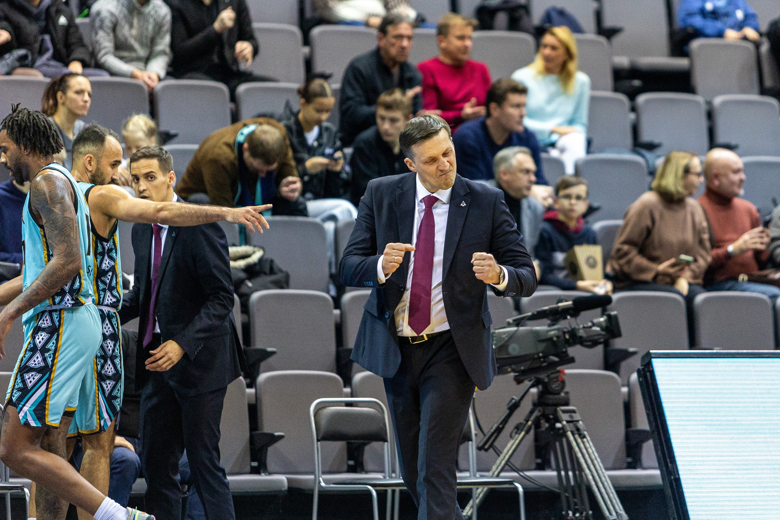 Спортивный фотограф. Минск и РБ. Профессиональный интерьерный и репортажный фотограф Минск и РБ. Максим Орлов