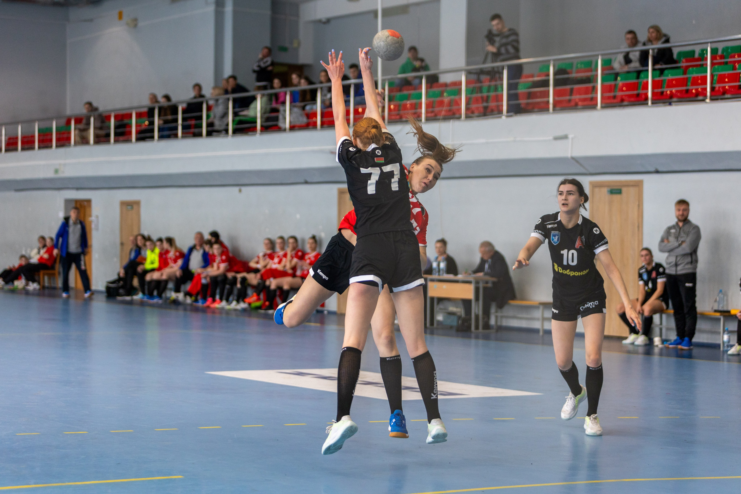 Гандбол. БНТУ — Березина. Профессиональный интерьерный и репортажный фотограф Минск и РБ. Максим Орлов