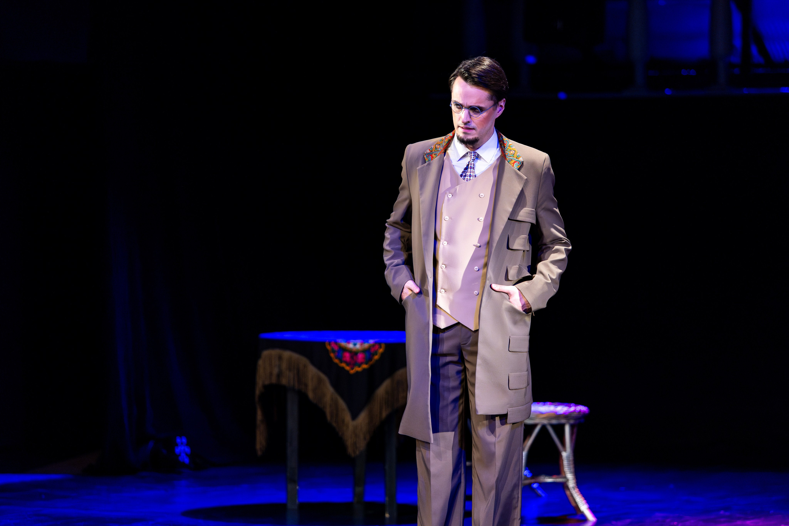 Новый театр «Я вещь». Профессиональный интерьерный и репортажный фотограф Минск и РБ. Максим Орлов