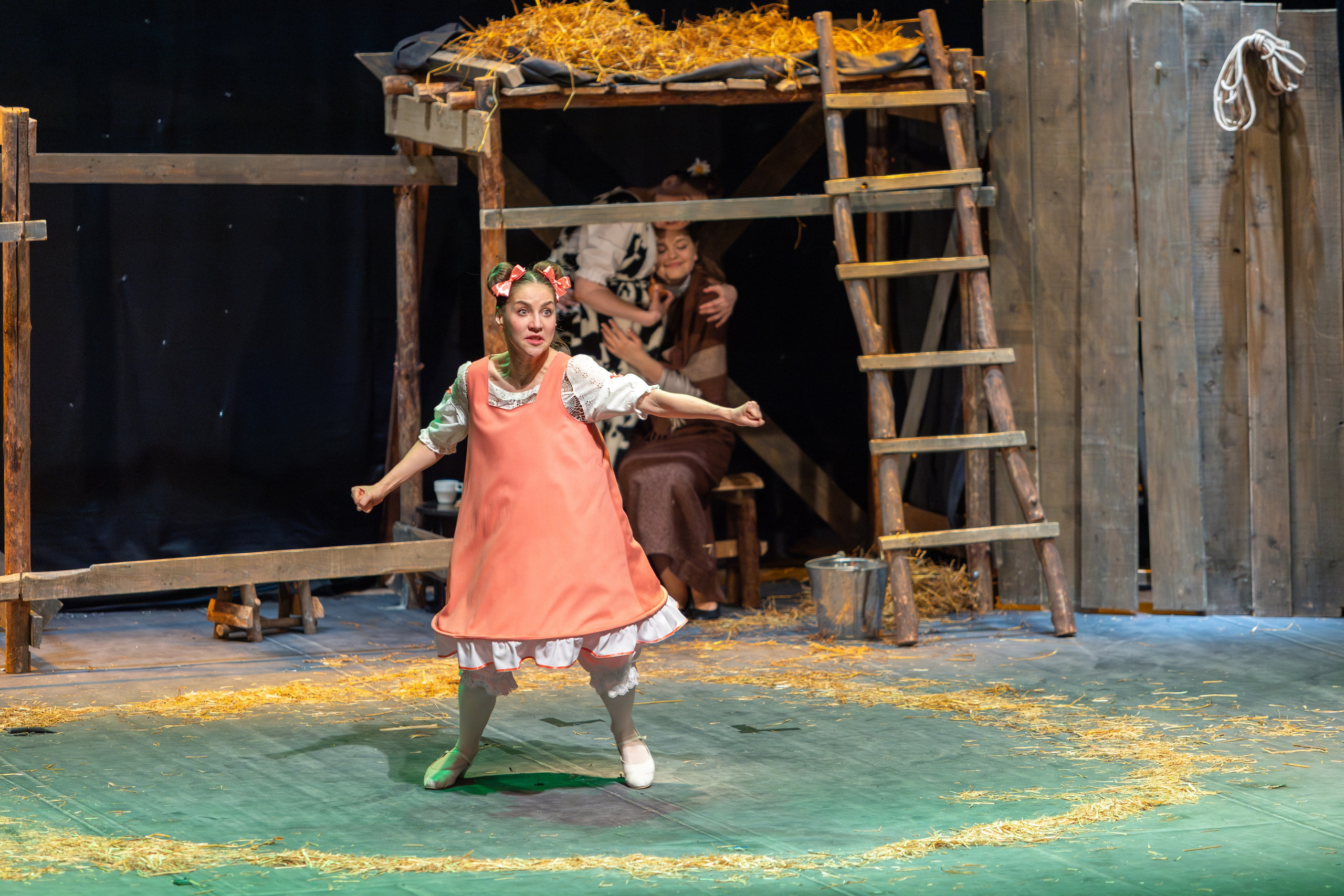 Театр белорусской армии «Очень простая история». Профессиональный интерьерный и репортажный фотограф Минск и РБ. Максим Орлов