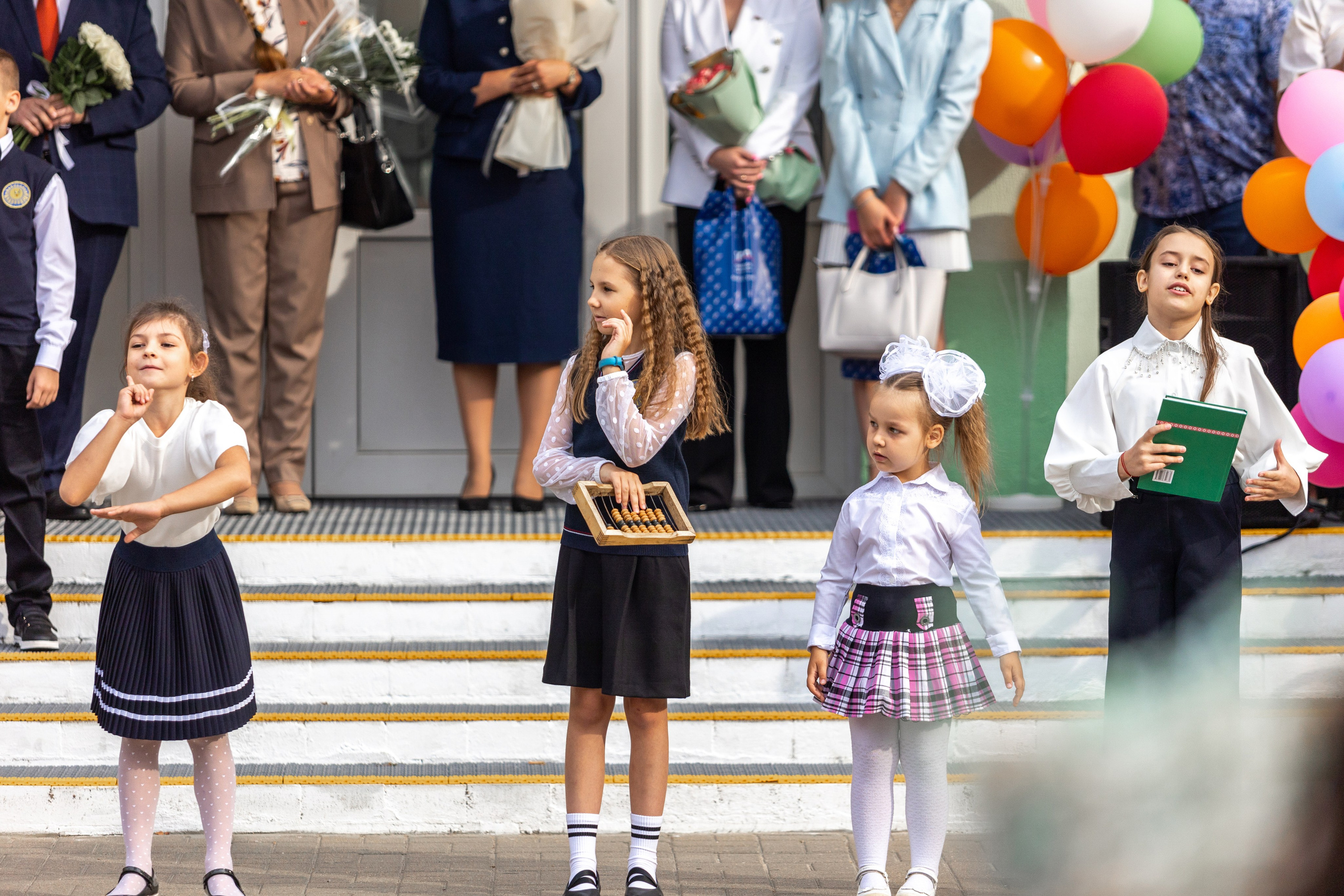 Линейка 1-го сентября. Профессиональный интерьерный и репортажный фотограф Минск и РБ. Максим Орлов