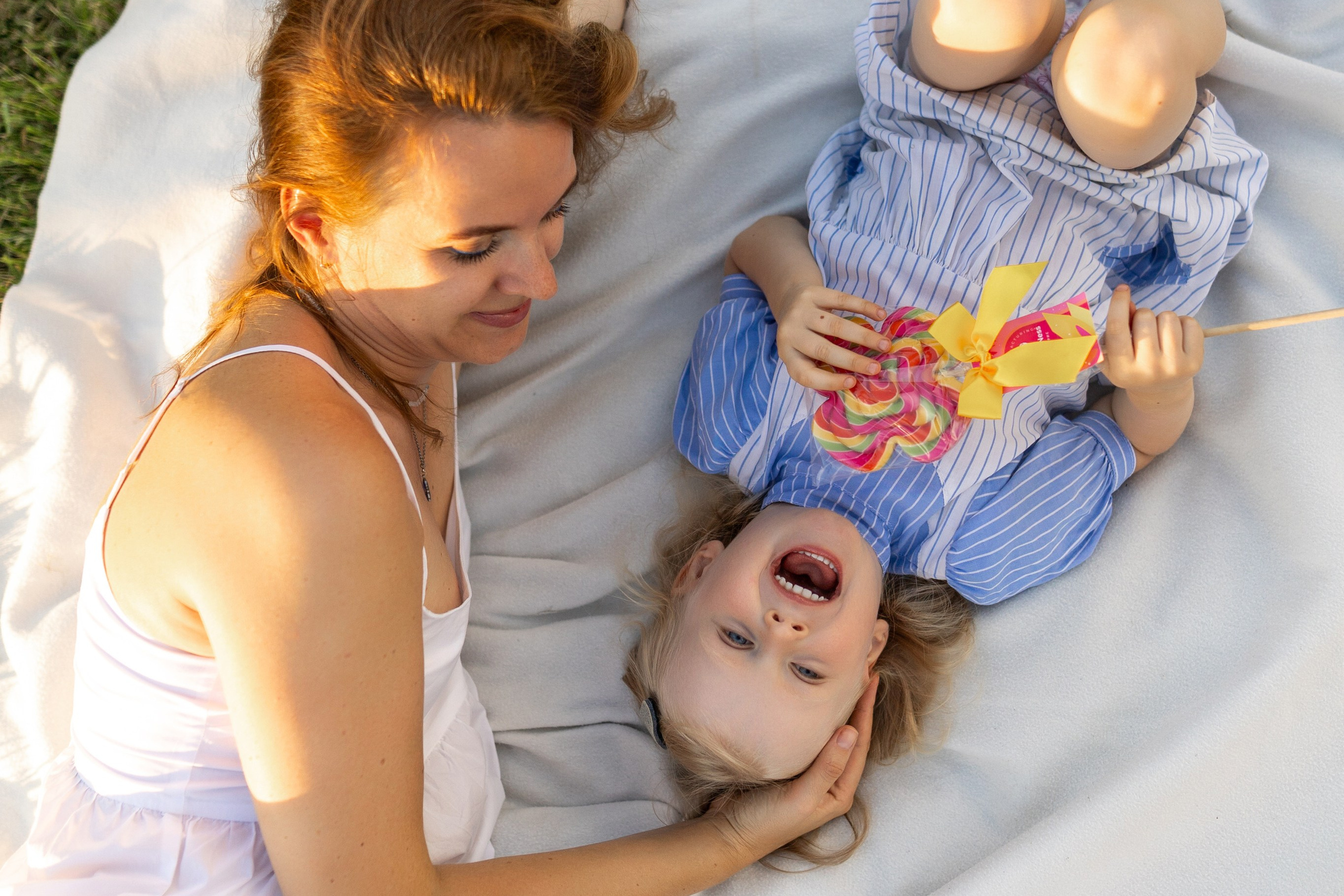 Стеша с мамой. Профессиональный интерьерный и репортажный фотограф Минск и РБ. Максим Орлов