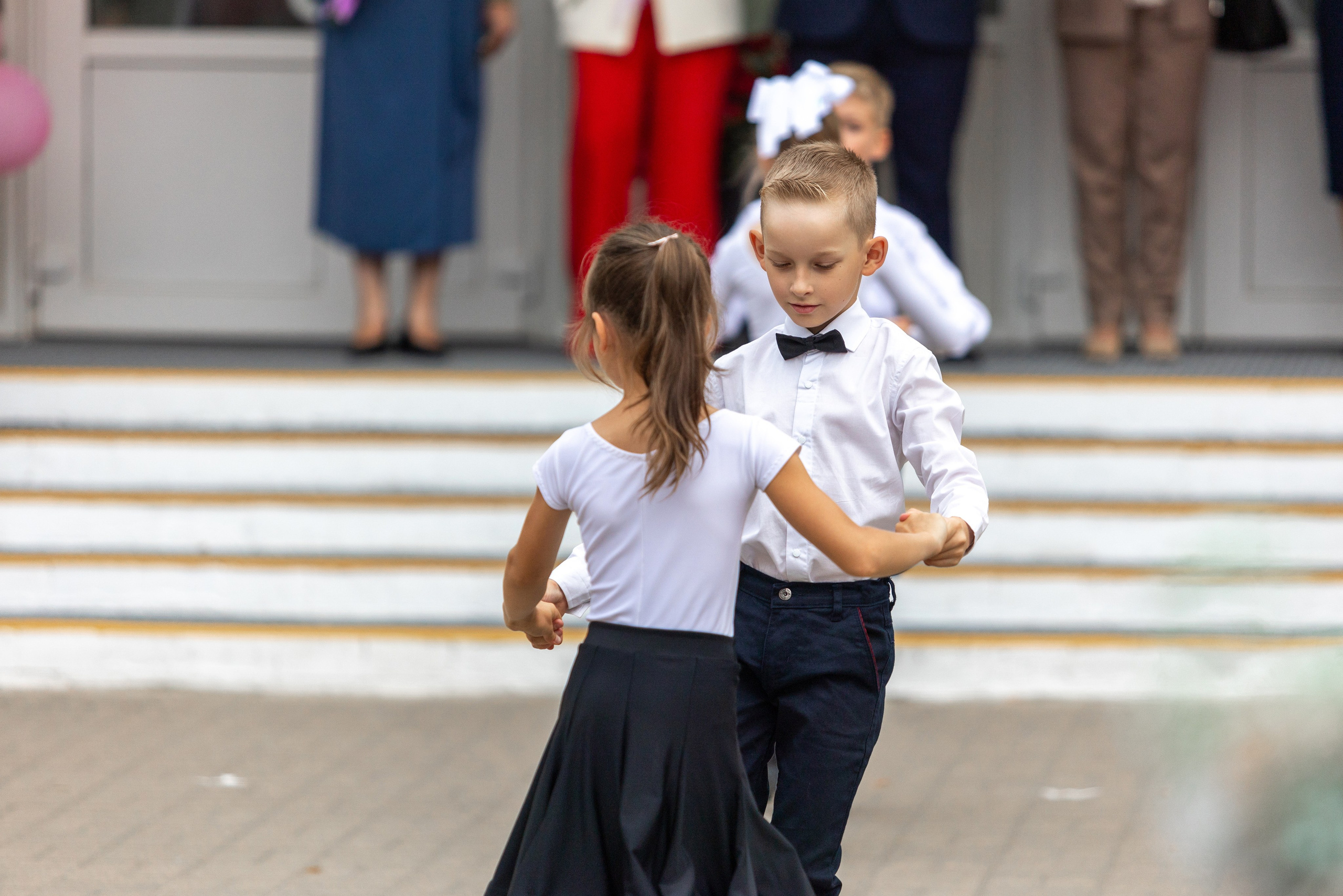 Линейка 1-го сентября. Профессиональный интерьерный и репортажный фотограф Минск и РБ. Максим Орлов