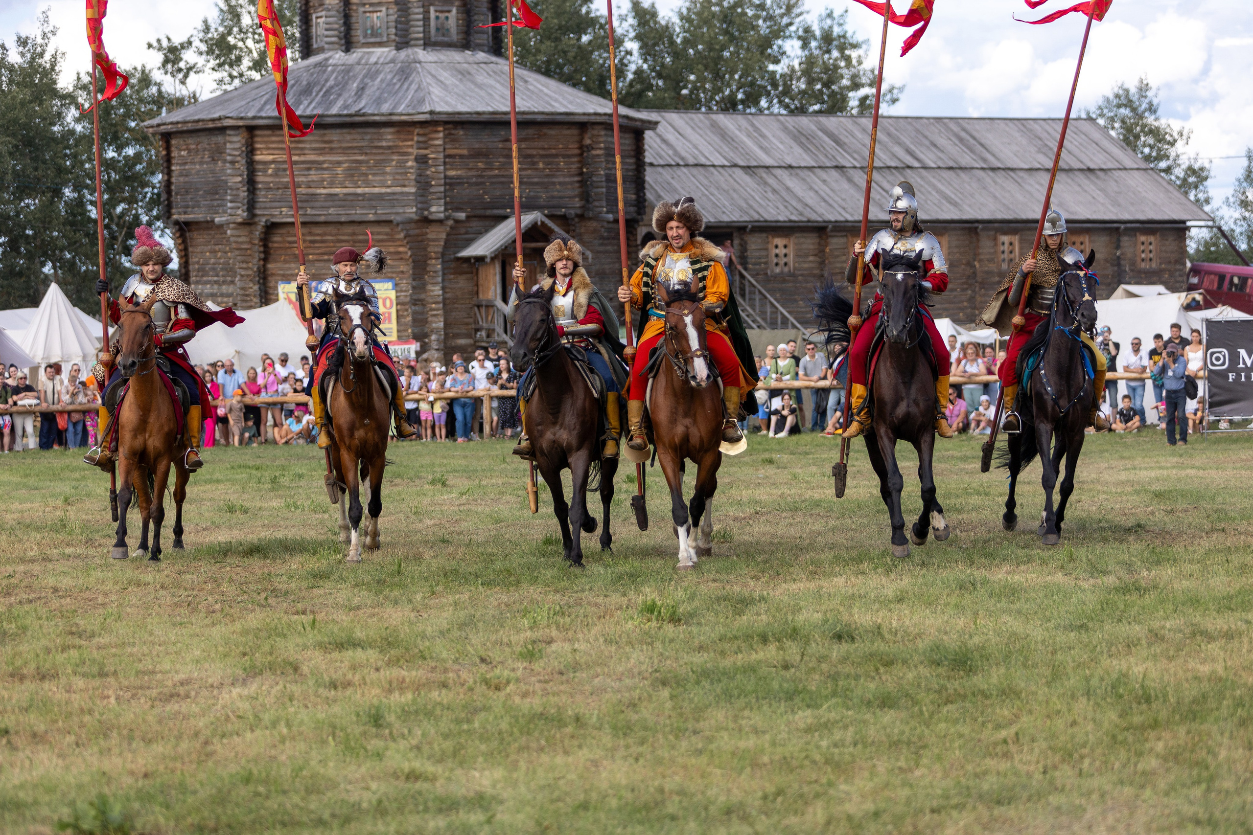 Рыцарский фест. Мстиславль. Профессиональный интерьерный и репортажный фотограф Минск и РБ. Максим Орлов