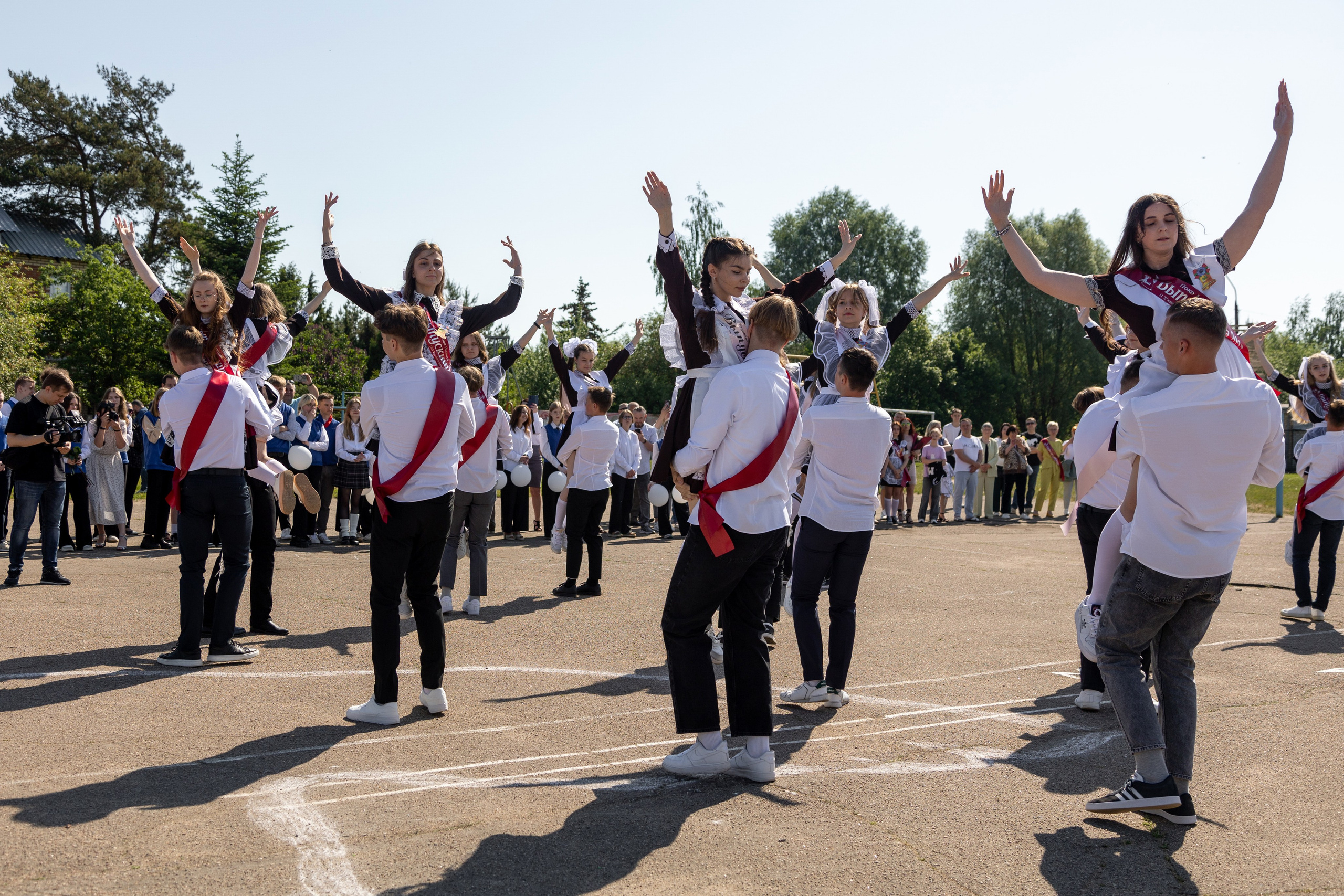 Выпускной в Жодино 2023. Профессиональный интерьерный и репортажный фотограф Минск и РБ. Максим Орлов
